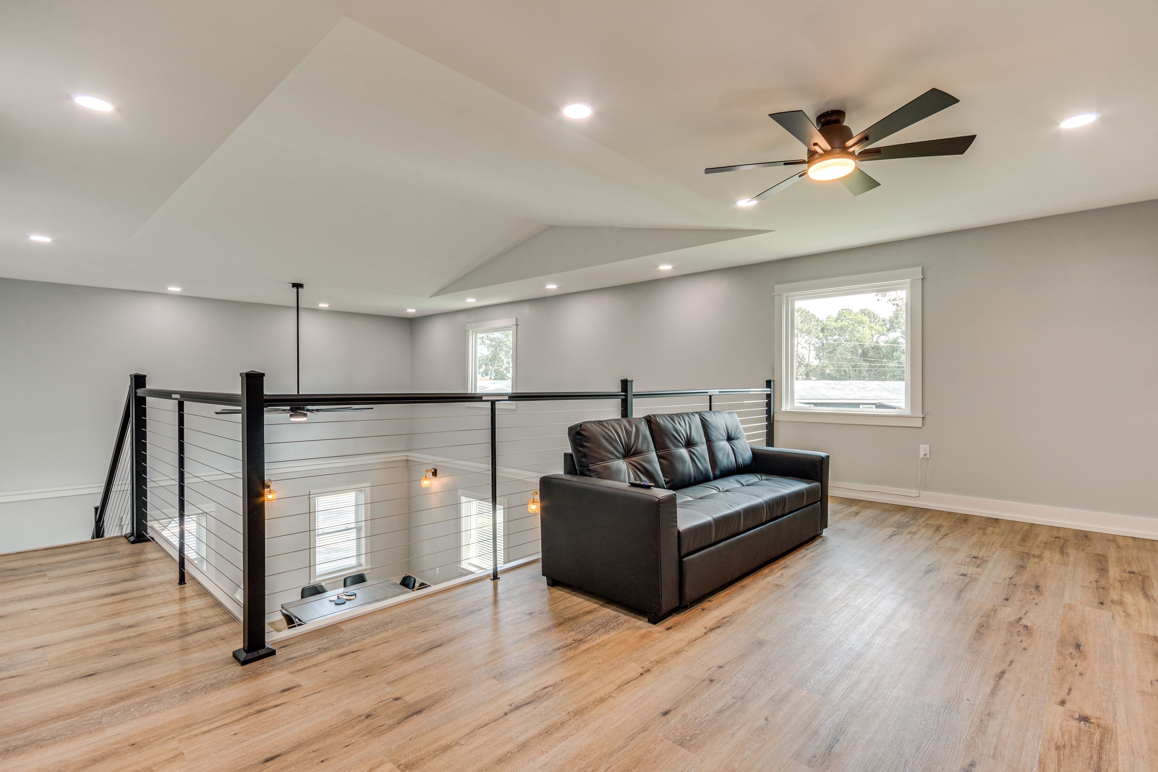 Loft | Queen Sleeper Sofa | Smart TV | 2nd Floor