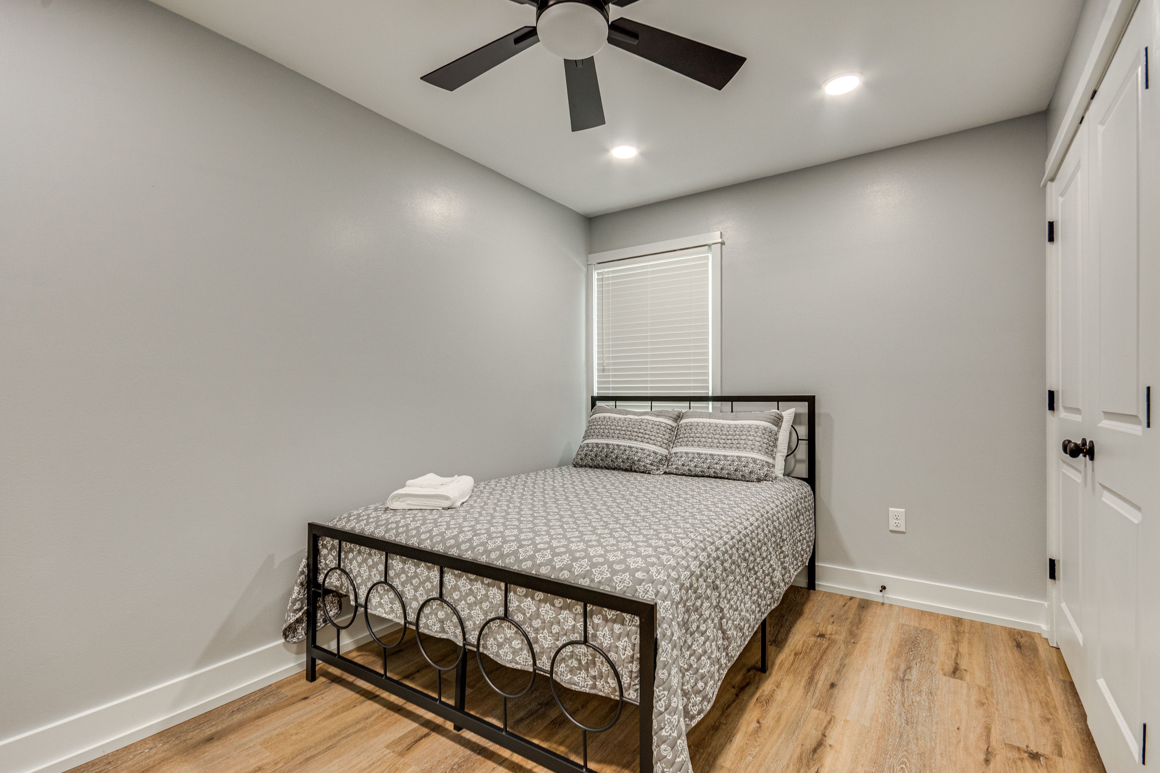 Bedroom 2 | Queen Bed | 2nd Floor
