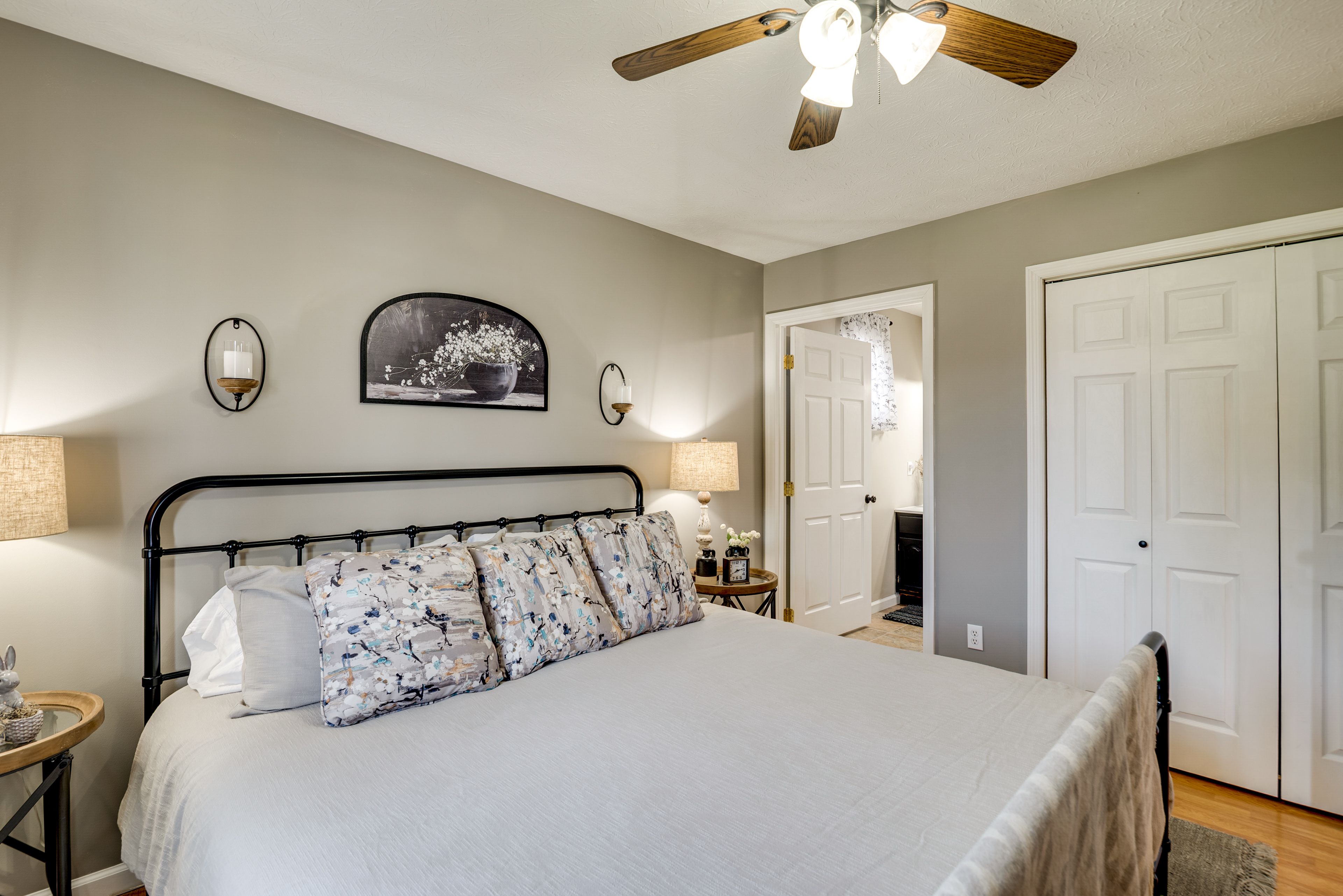Bedroom 1 | King Bed | Smart TV