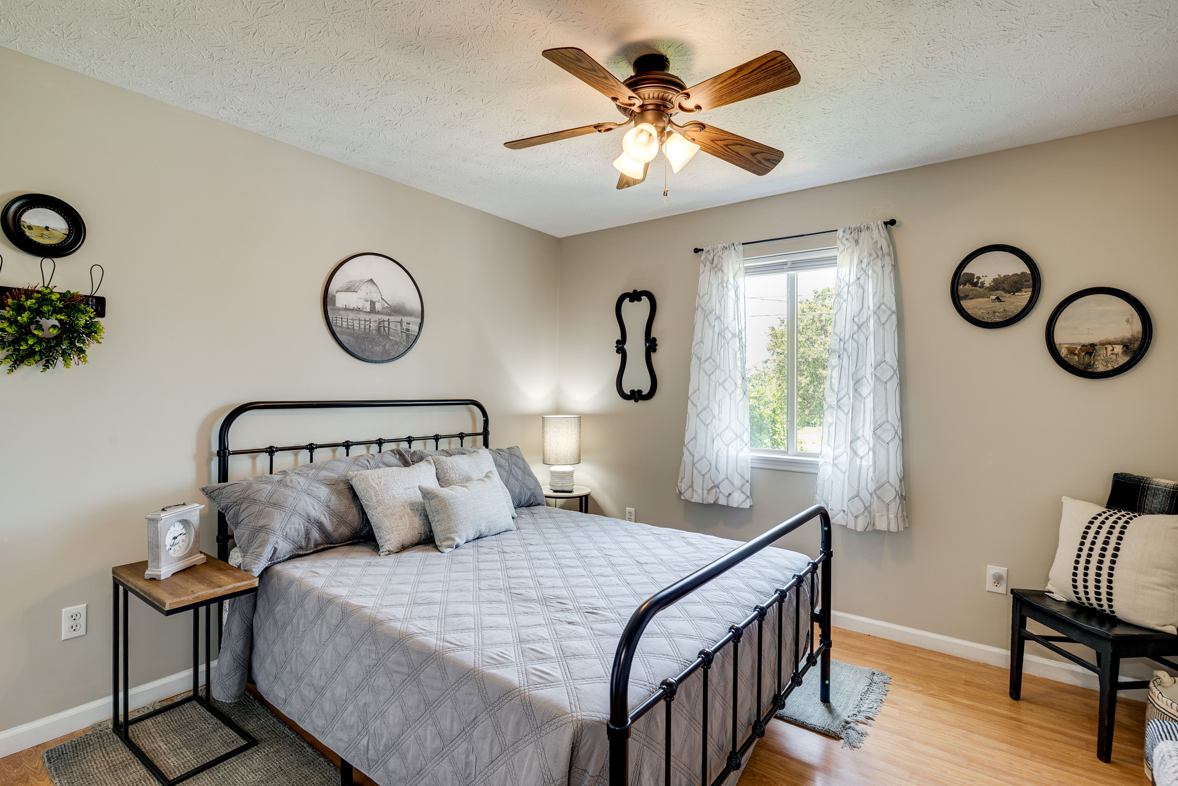 Bedroom 2 | Queen Bed