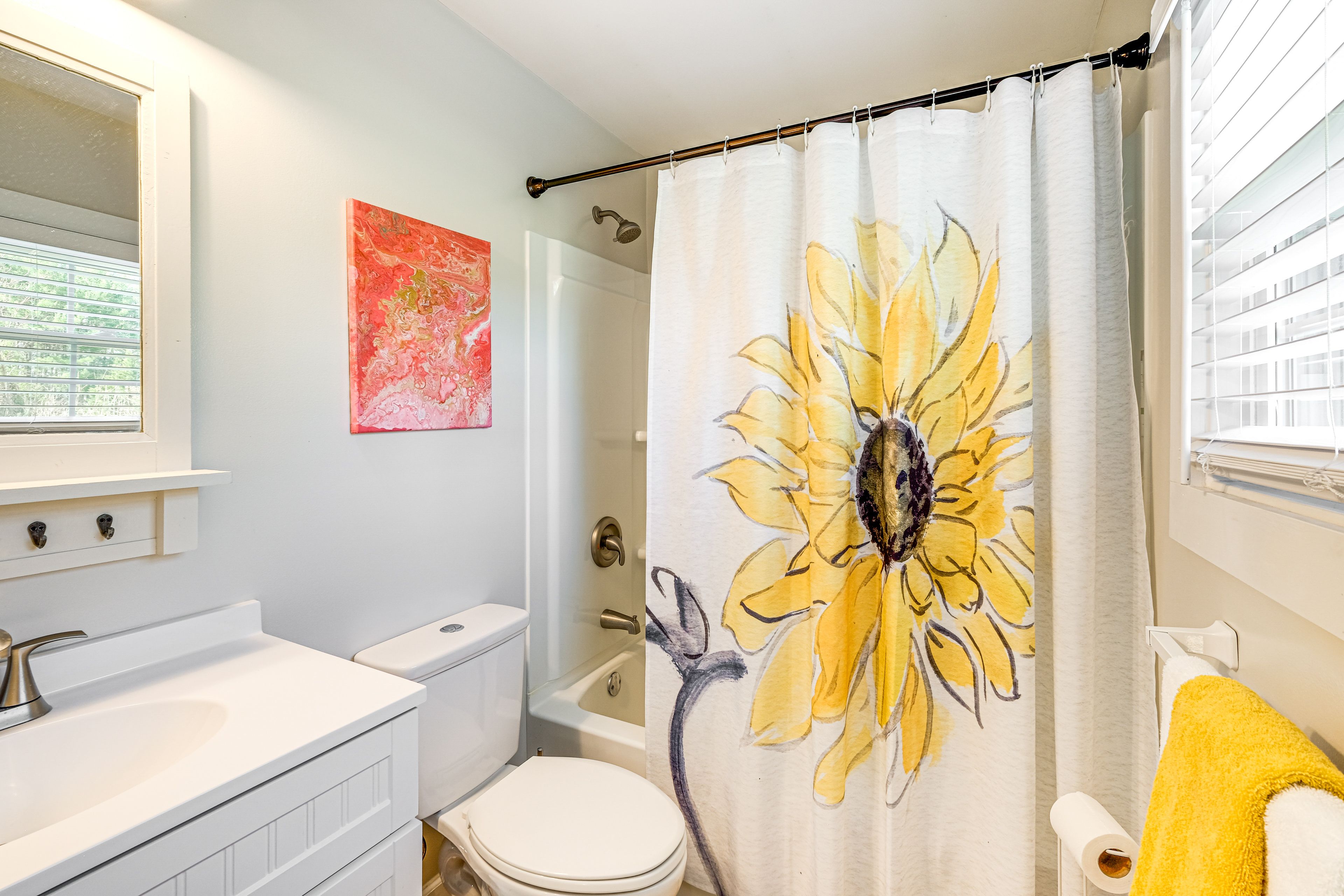 Studio | 1st Floor | Full Bathroom | Towels & Linens Provided