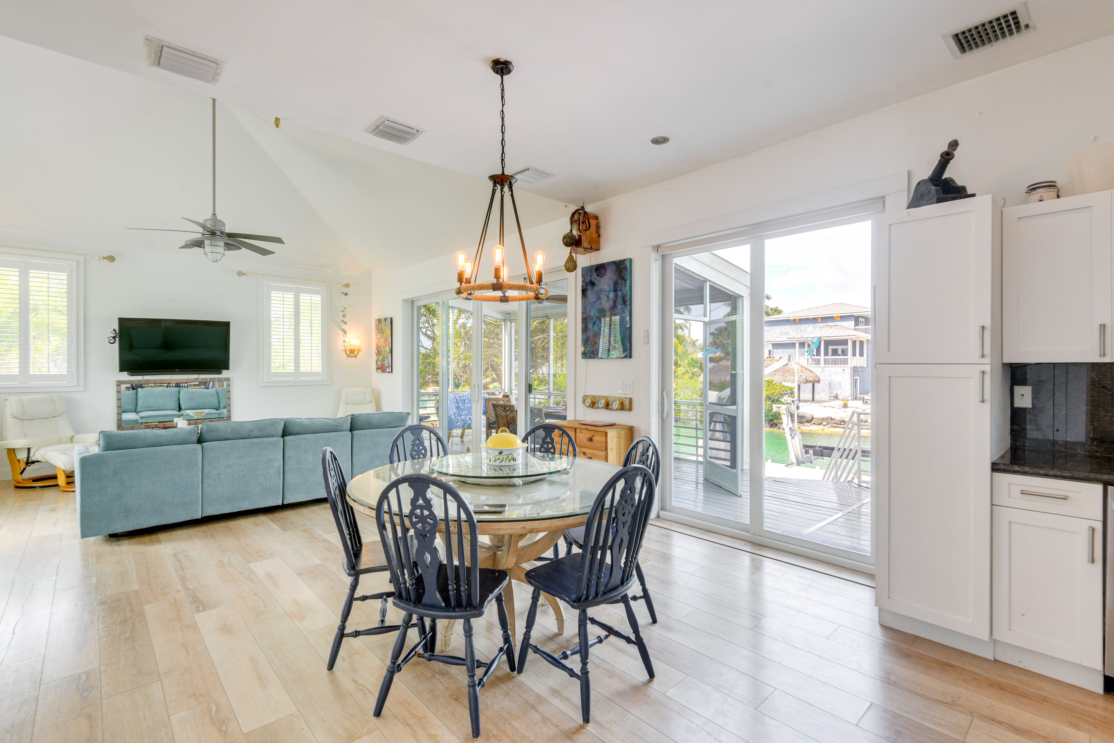 Dining Area | 1st Floor