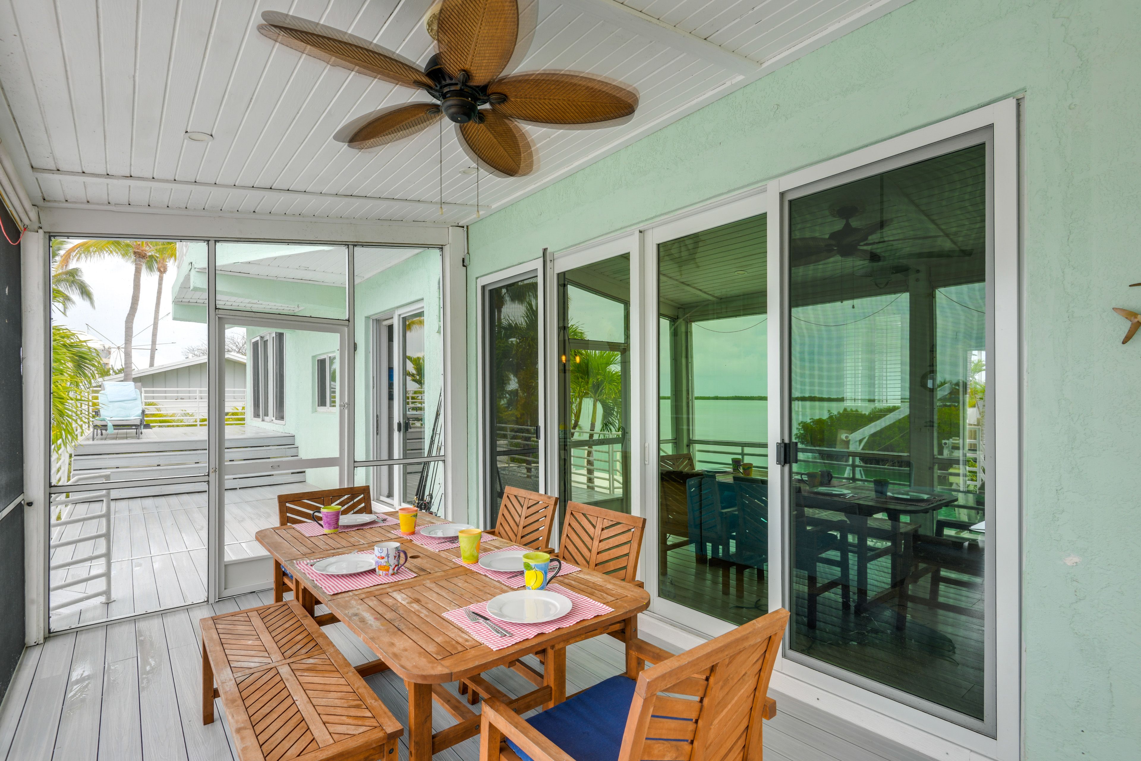 Screened Porch | Outdoor Dining Set