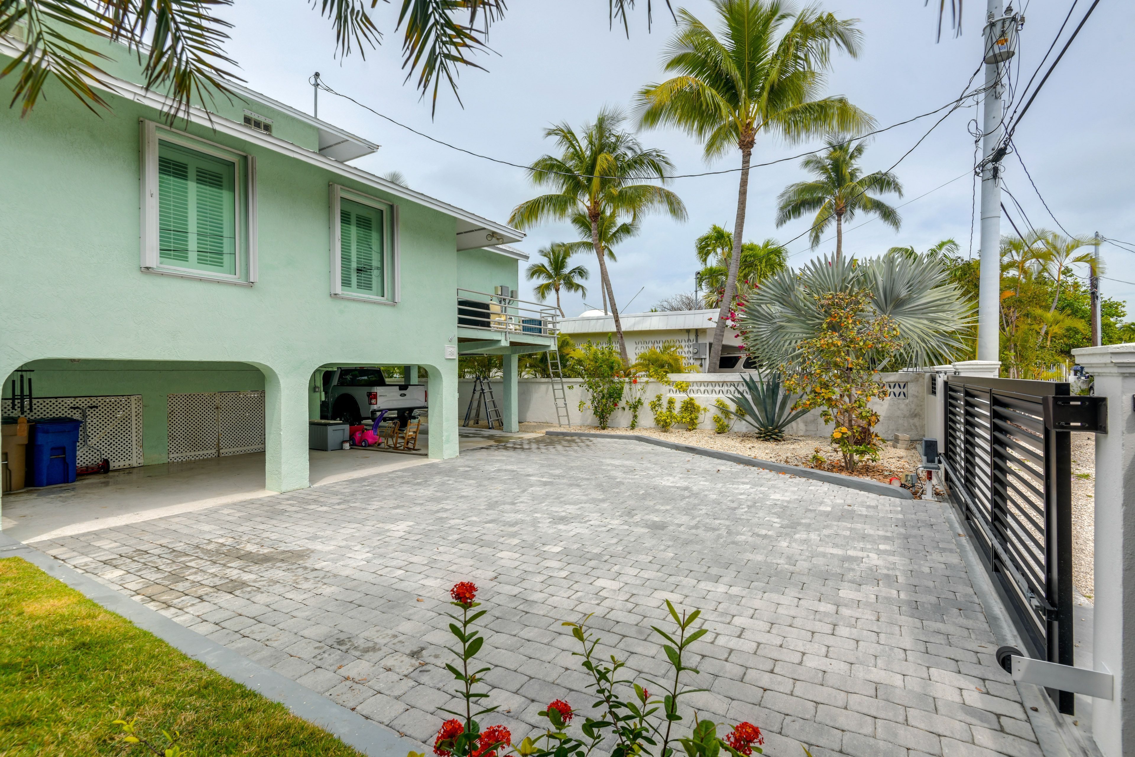 Parking | Carport (4 Vehicles) | Driveway (2 Vehicles)
