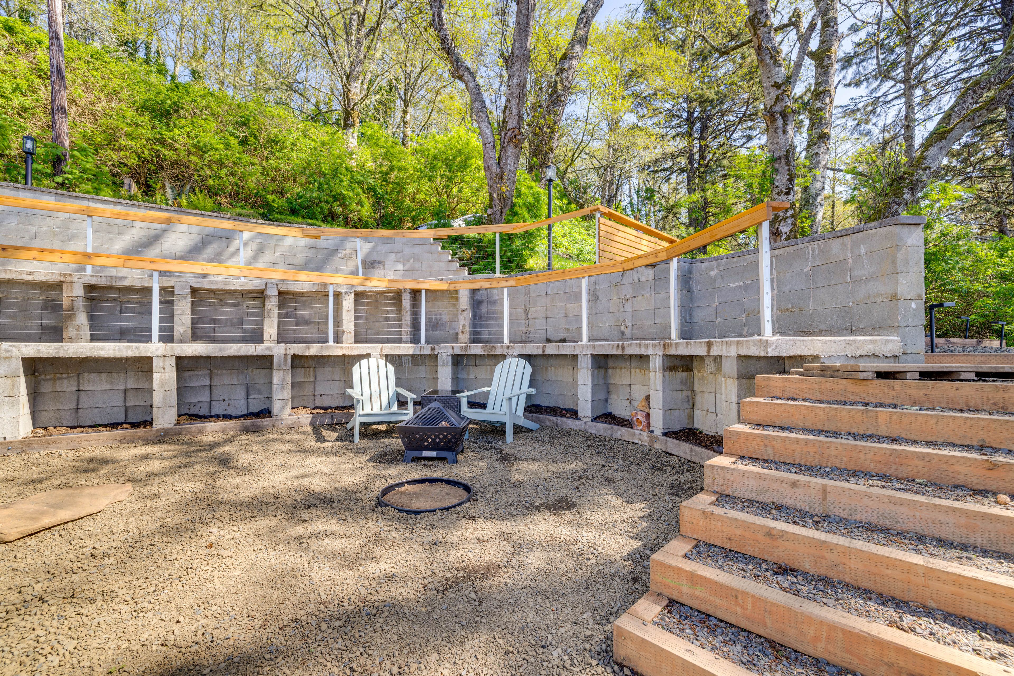 Fire Pit & Outdoor Entertainment Space