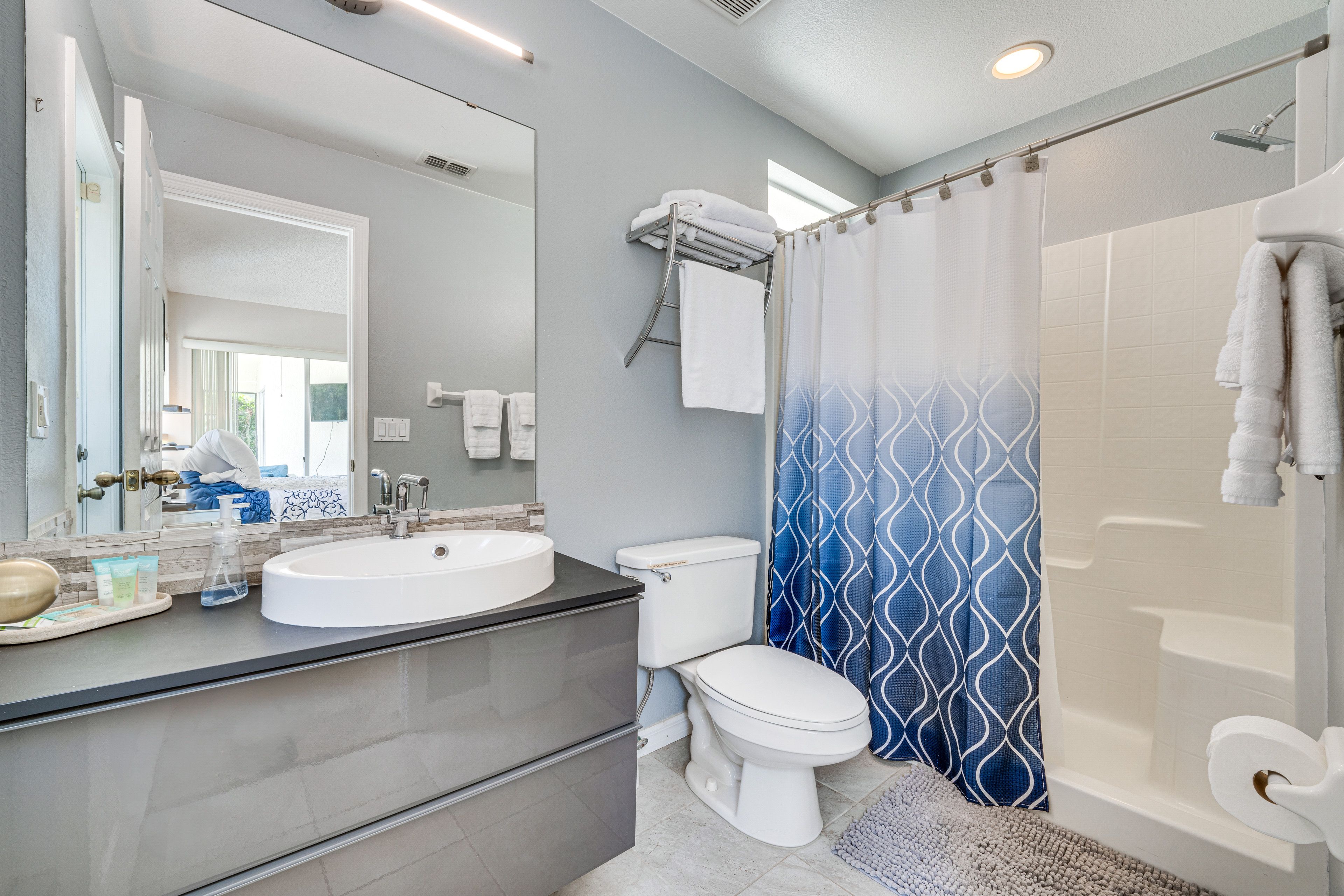 Bathroom | Towels Provided