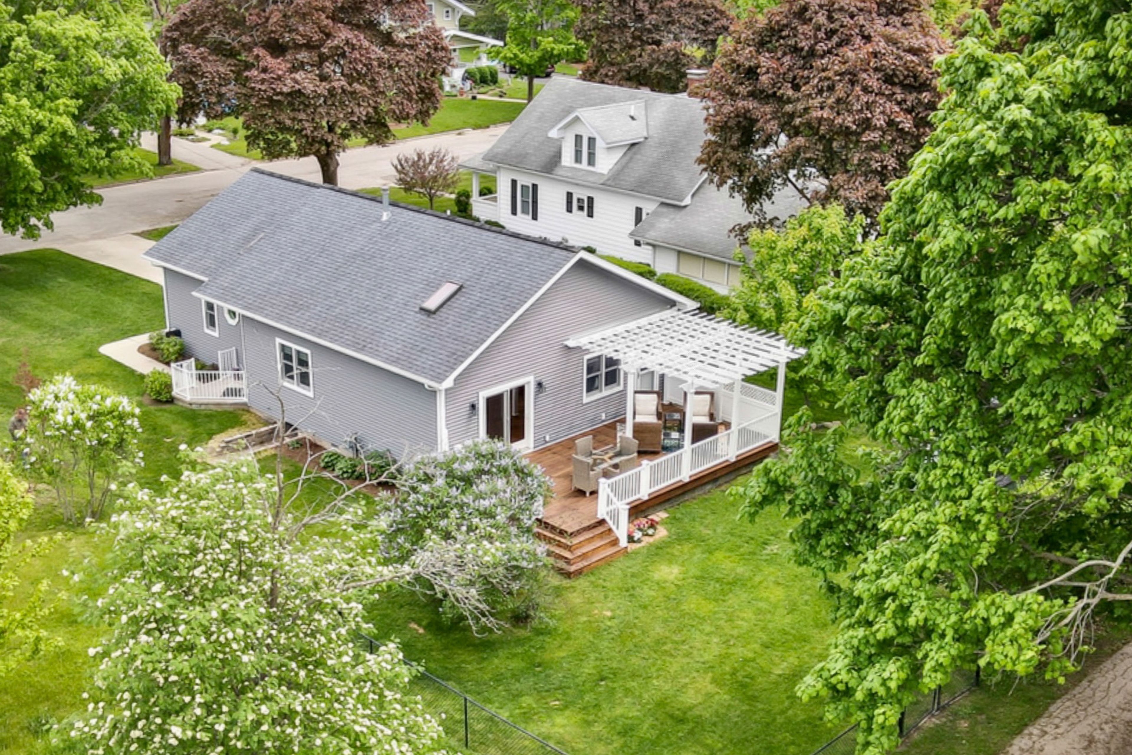 Deck | Outdoor Dining | Gas Grill | Private Yard