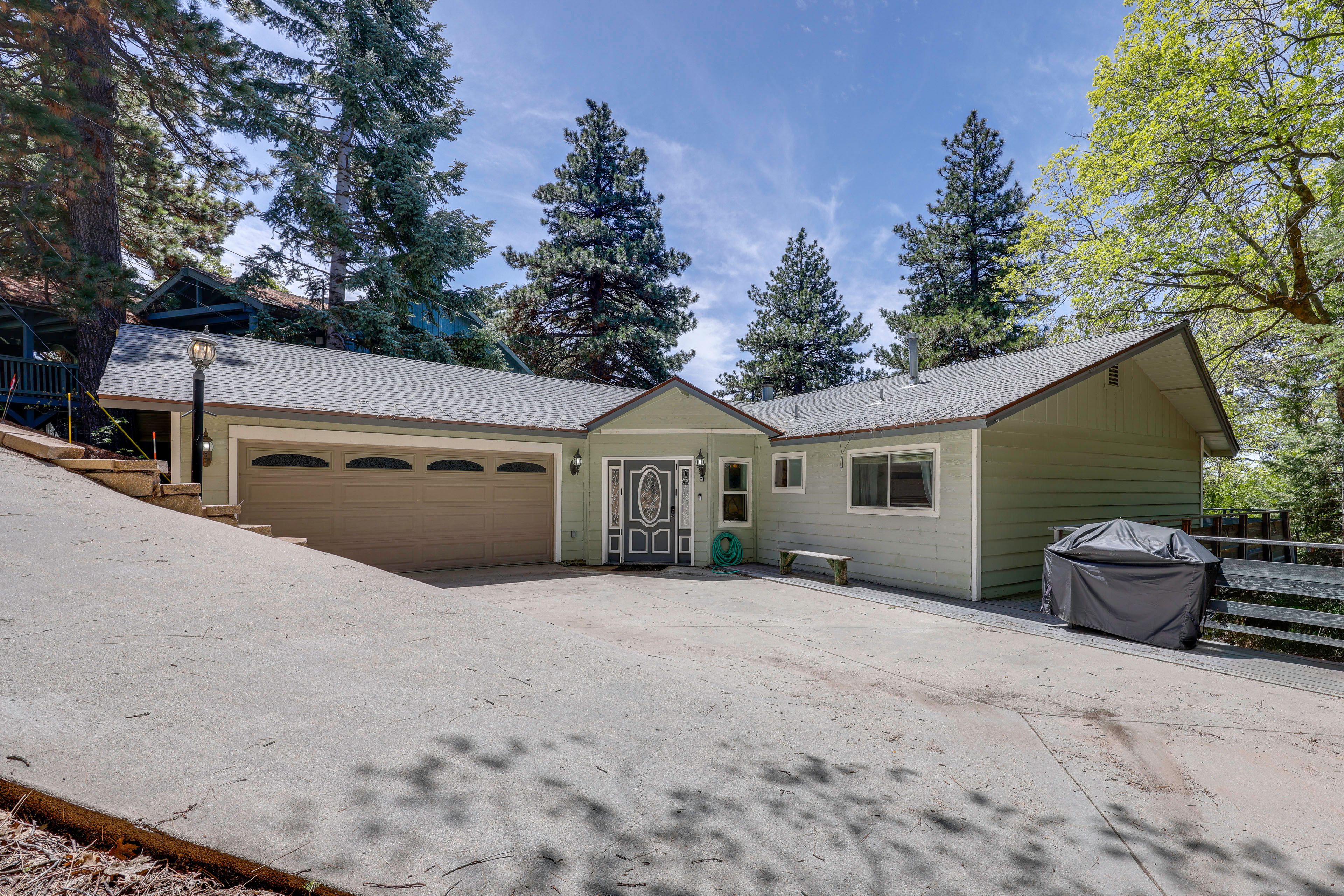 Exterior | Garage (1 Vehicle) | Driveway (2 Vehicles) | Free Street Parking