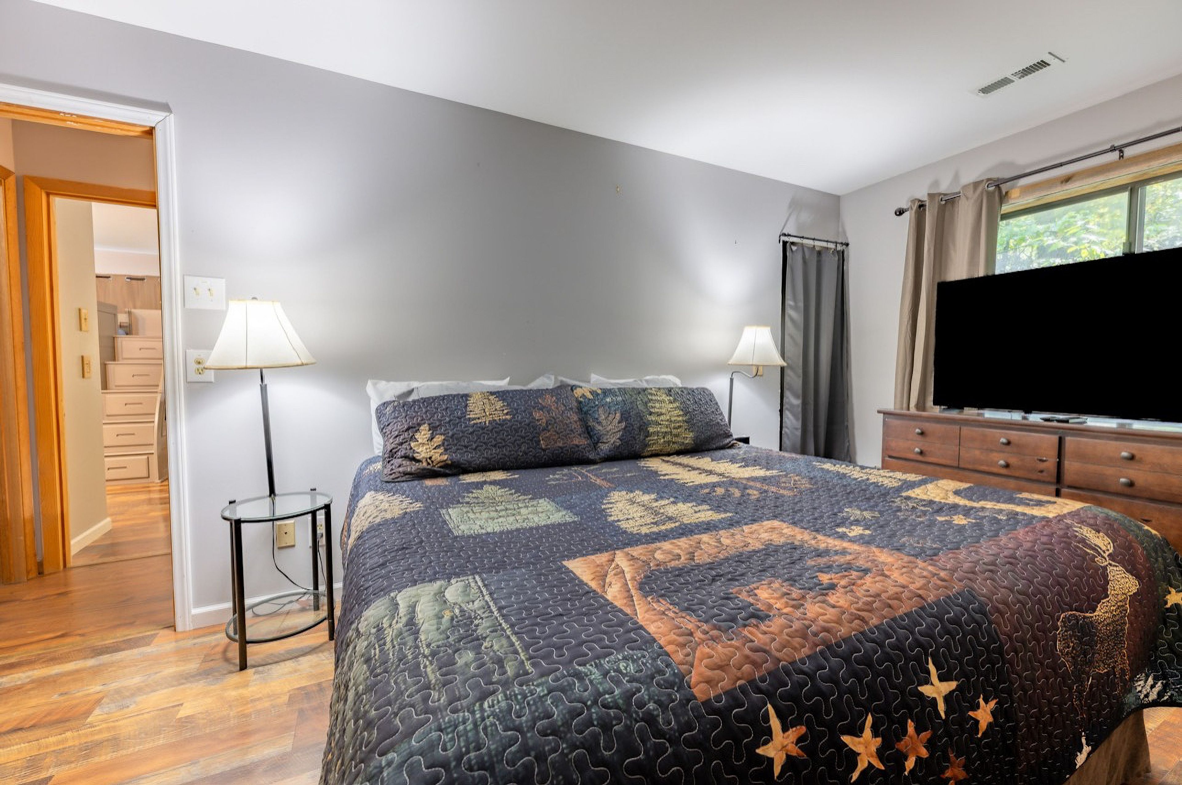 Bedroom 1 | King Bed | Twin/Full Bunk Bed | 2nd Floor