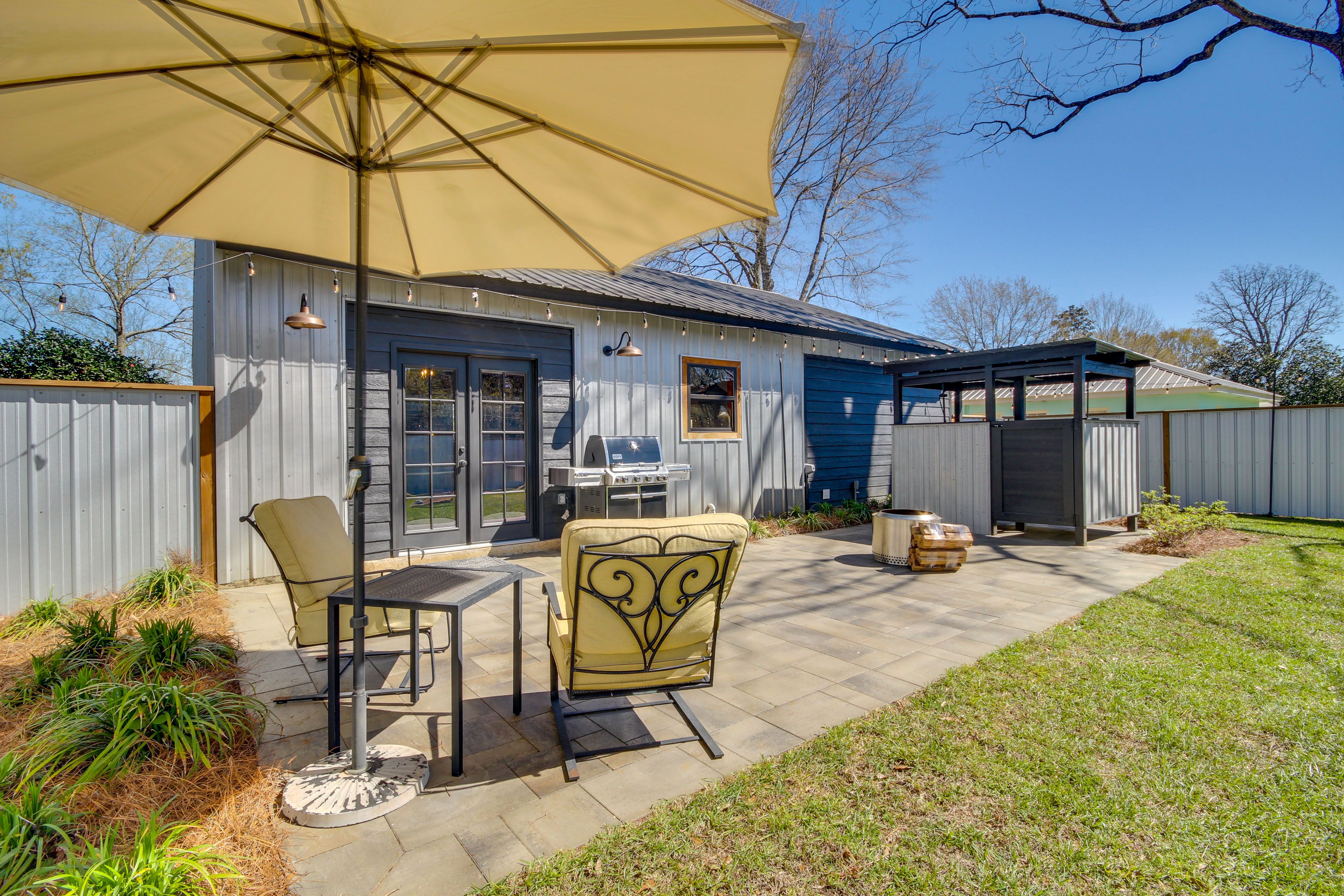 Furnished Patio | Gas Grill | Fire Pit | Outdoor Shower