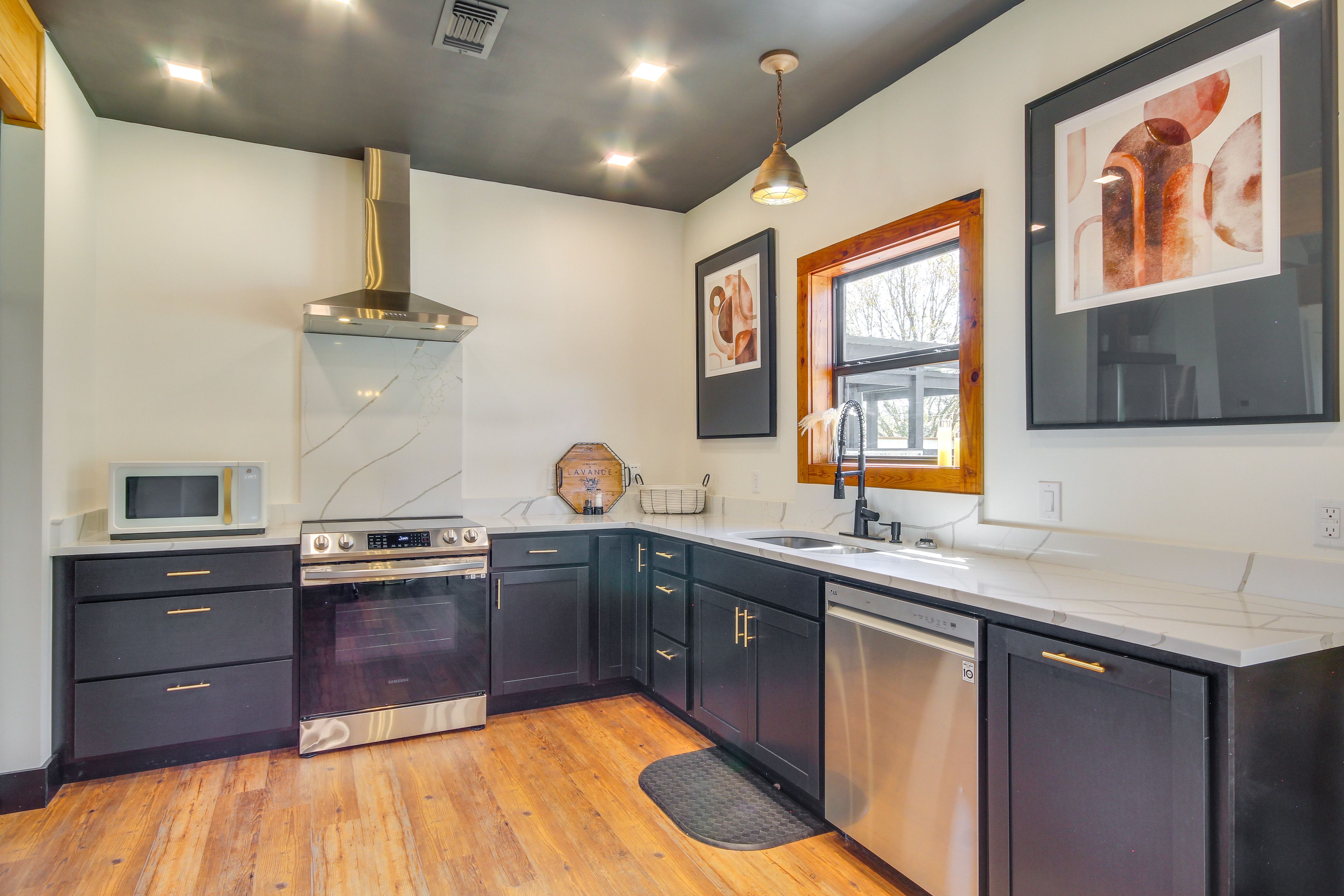 Kitchen | Dishwasher | Dual Drip/Pod Coffee Maker | Blender