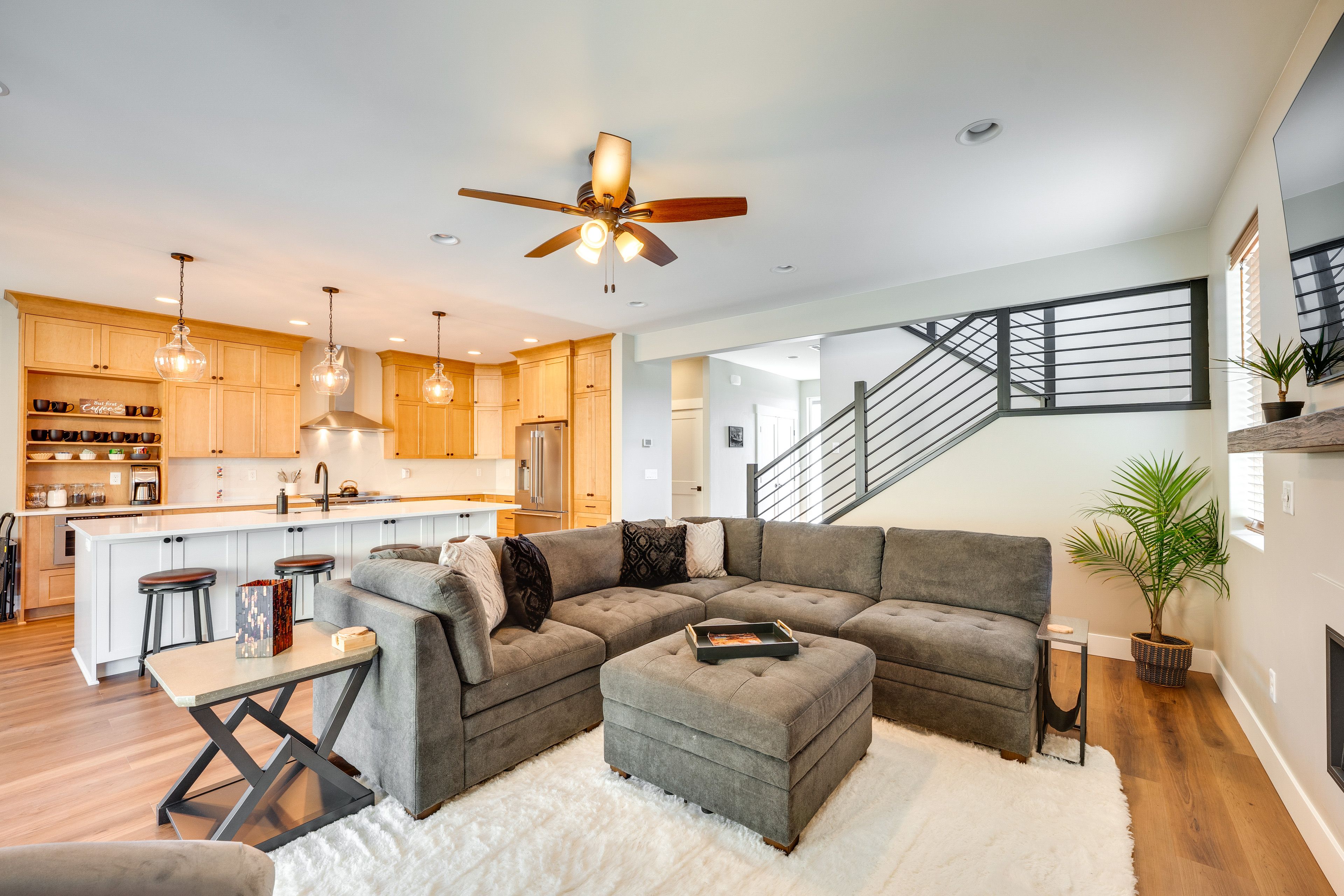Living Space | 1st Floor | Free WiFi | Central A/C & Heating