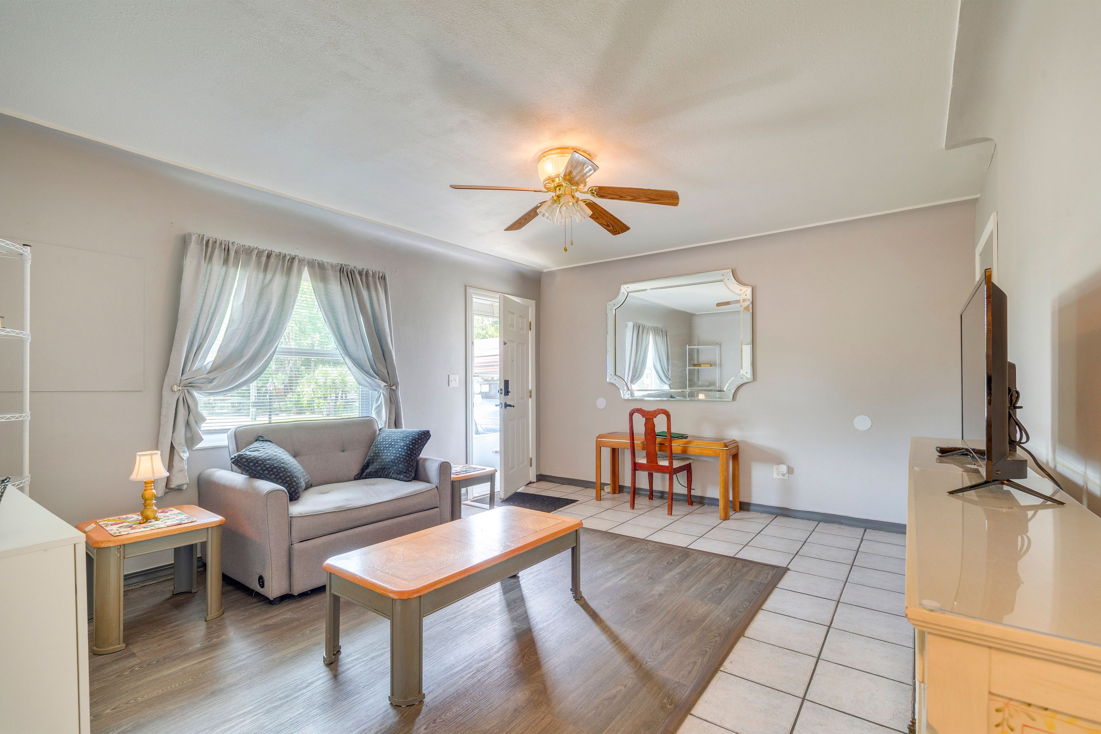 Inverness Vacation Rental | 1BR | 1BA | 1 Step Required | 600 Sq Ft