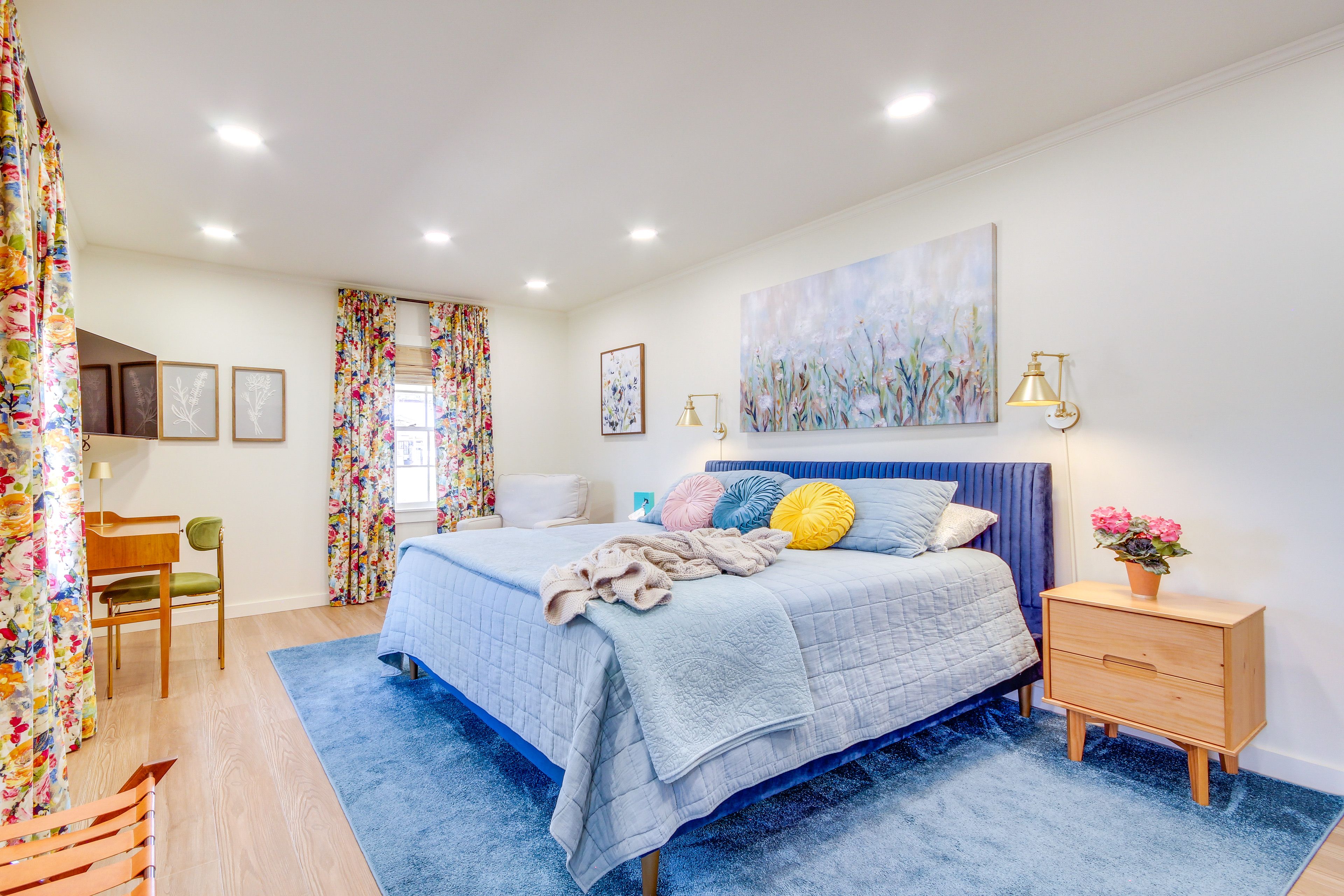 Bedroom 1 | King Bed