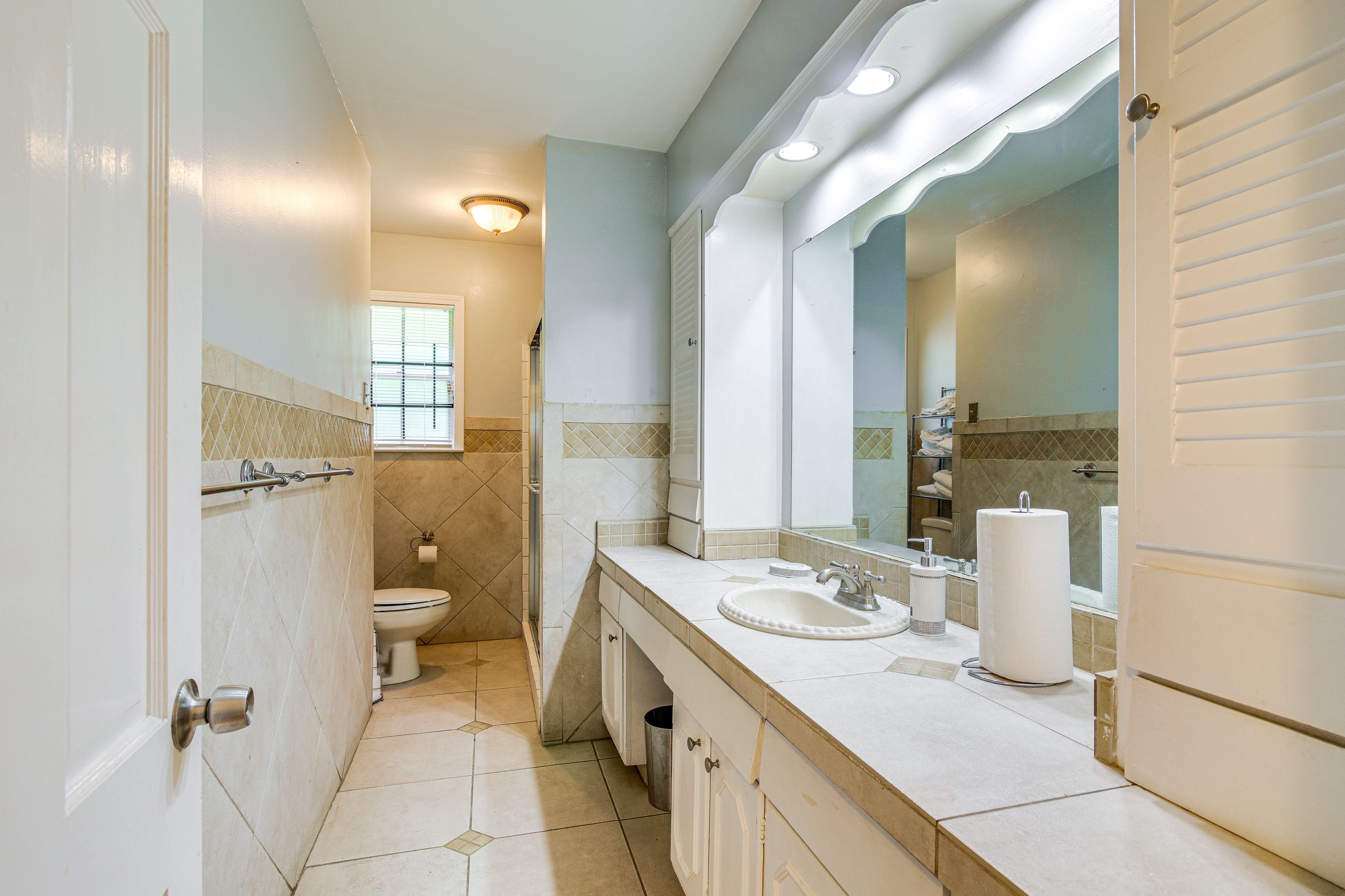 Bathroom | Towels Provided