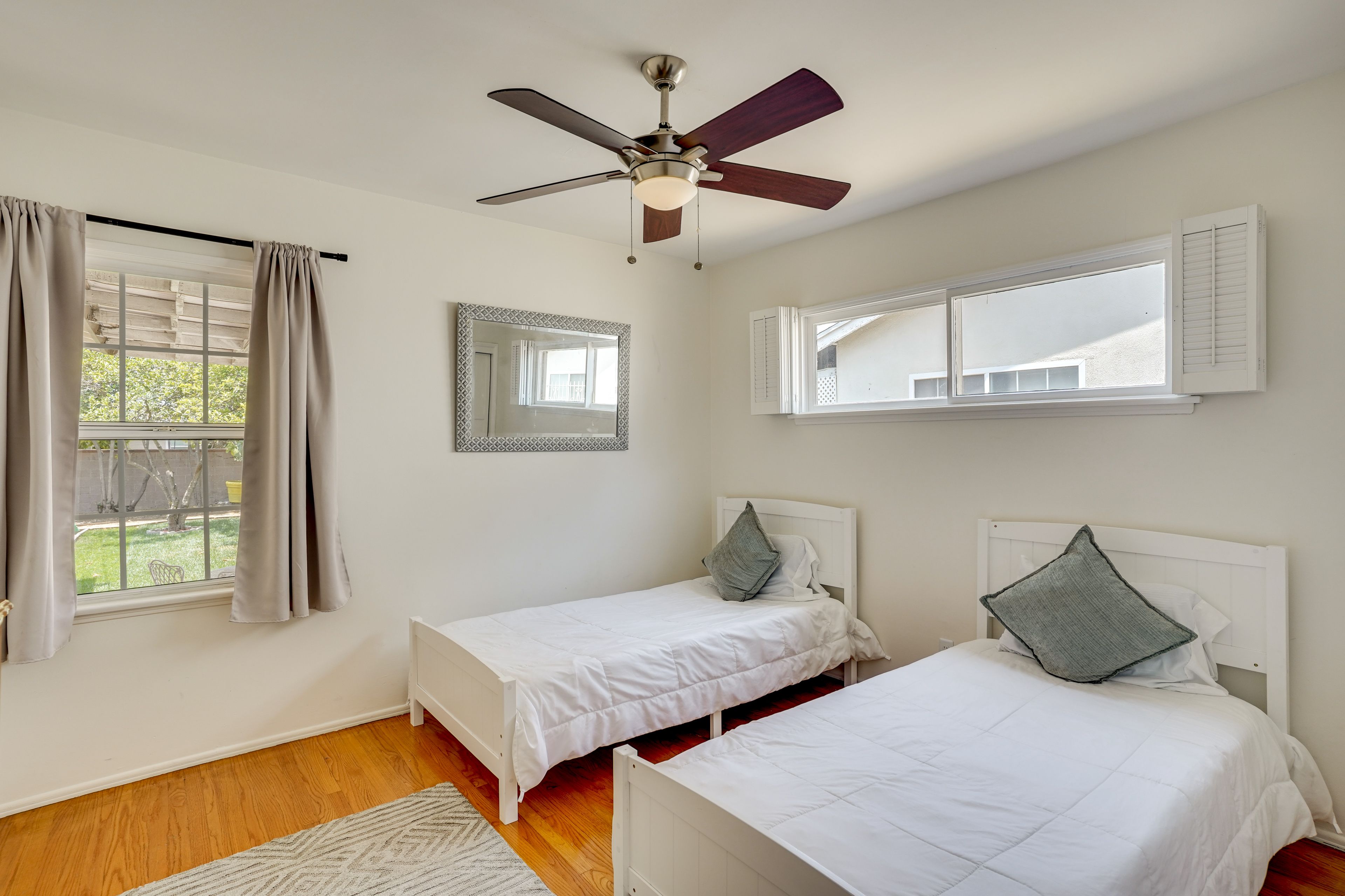 Bedroom 2 | 2 Twin Beds