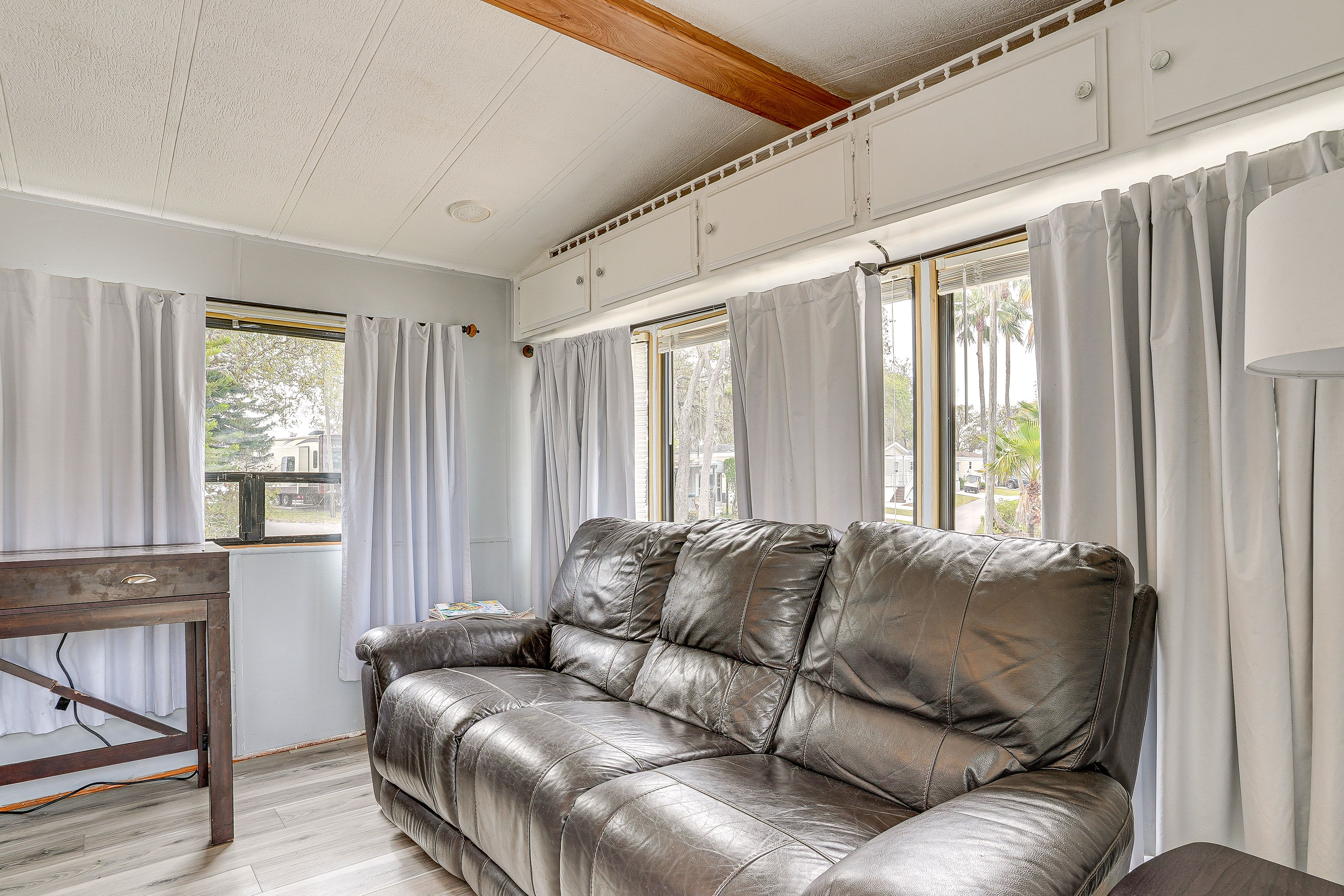 Living Room | Flat-Screen TV | Central Heating & A/C | Free WiFi