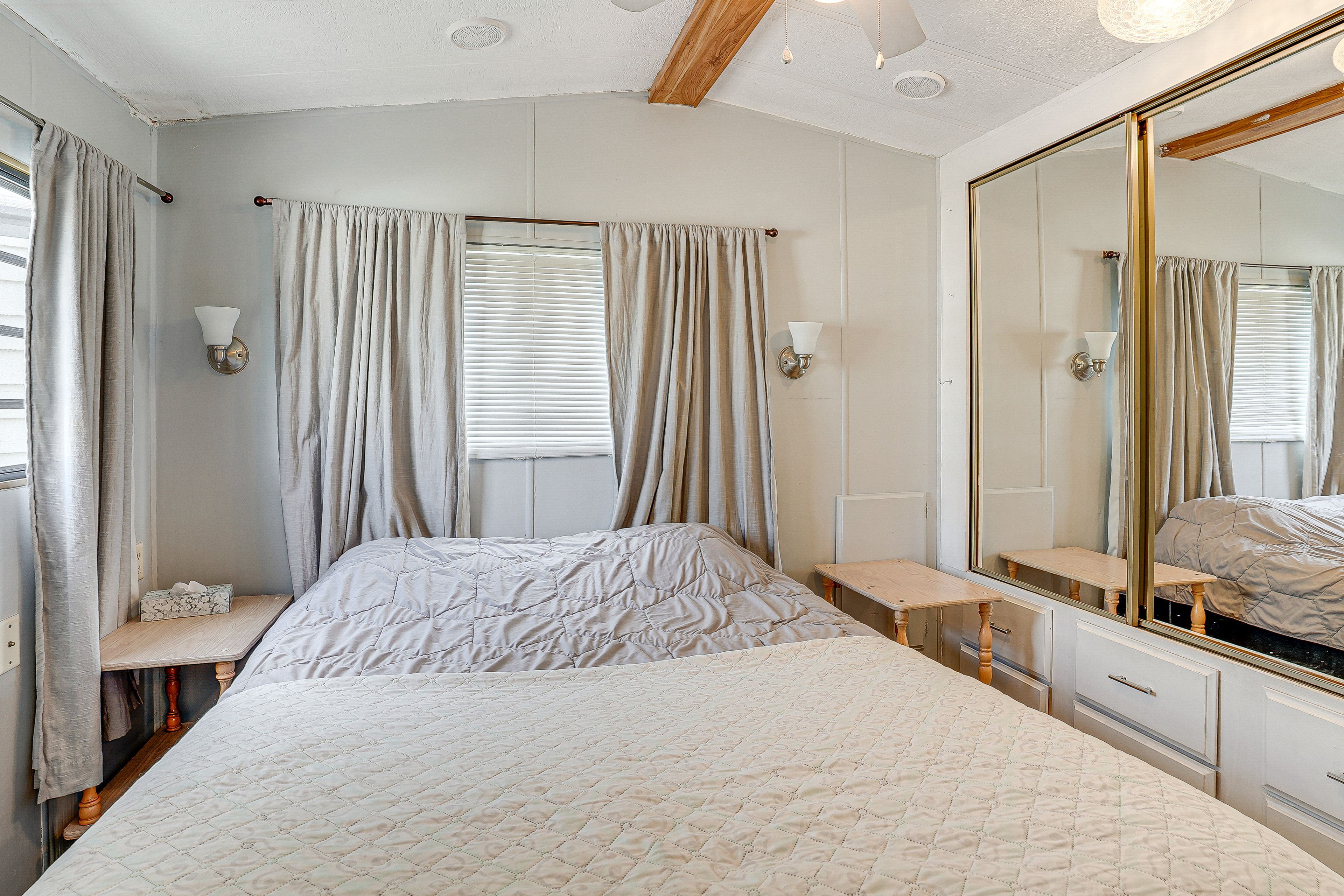 Bedroom | Queen Bed | Linens Provided | Flat-Screen TV