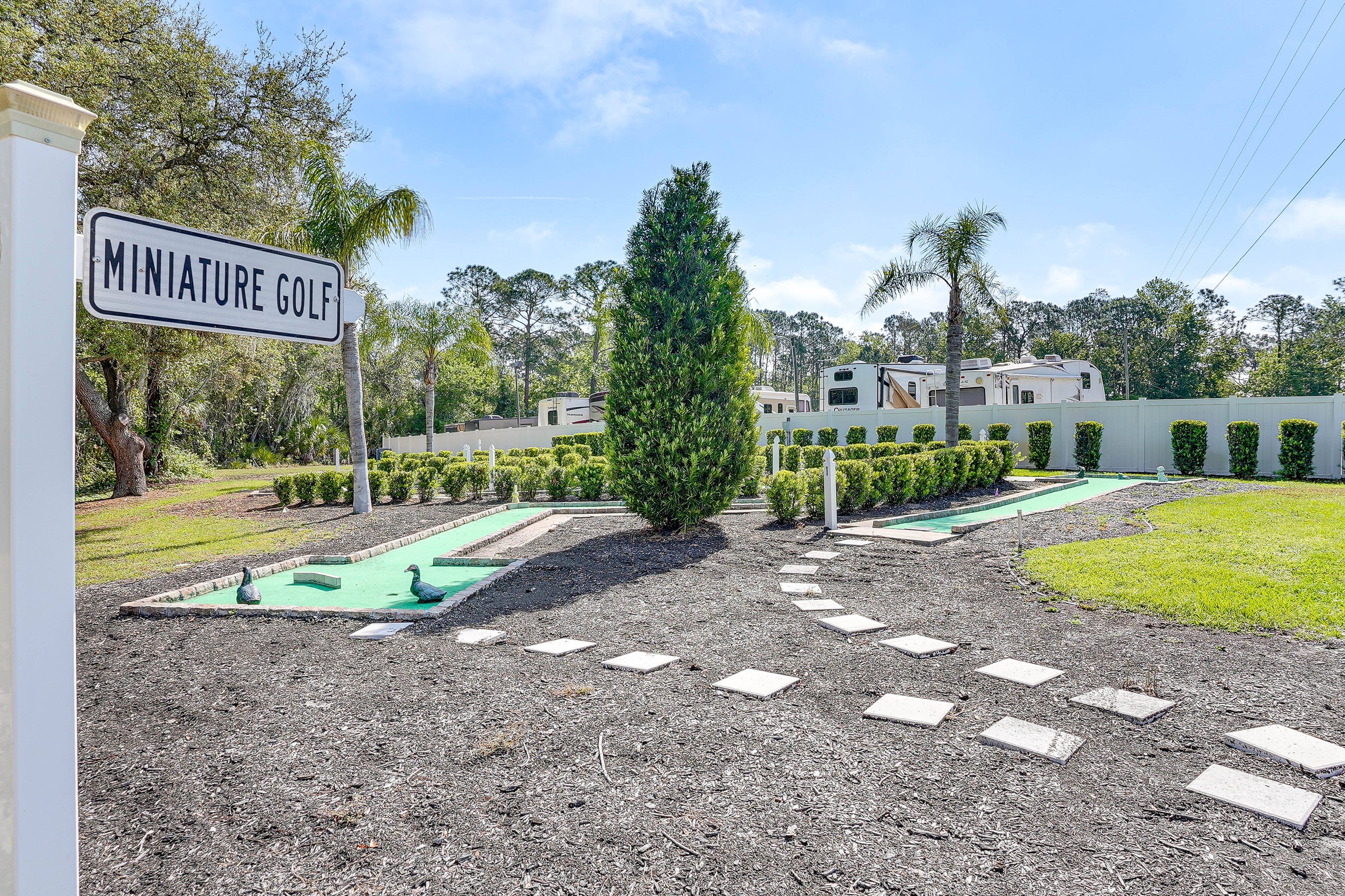 Community Amenities | Mini Golf