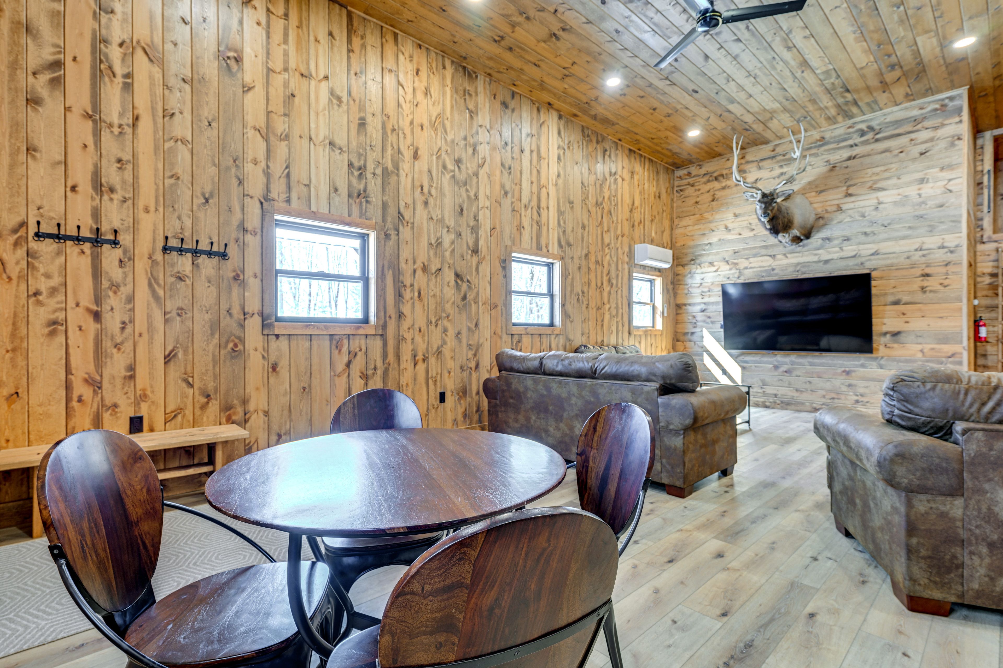 Dining Area | Dishware & Flatware