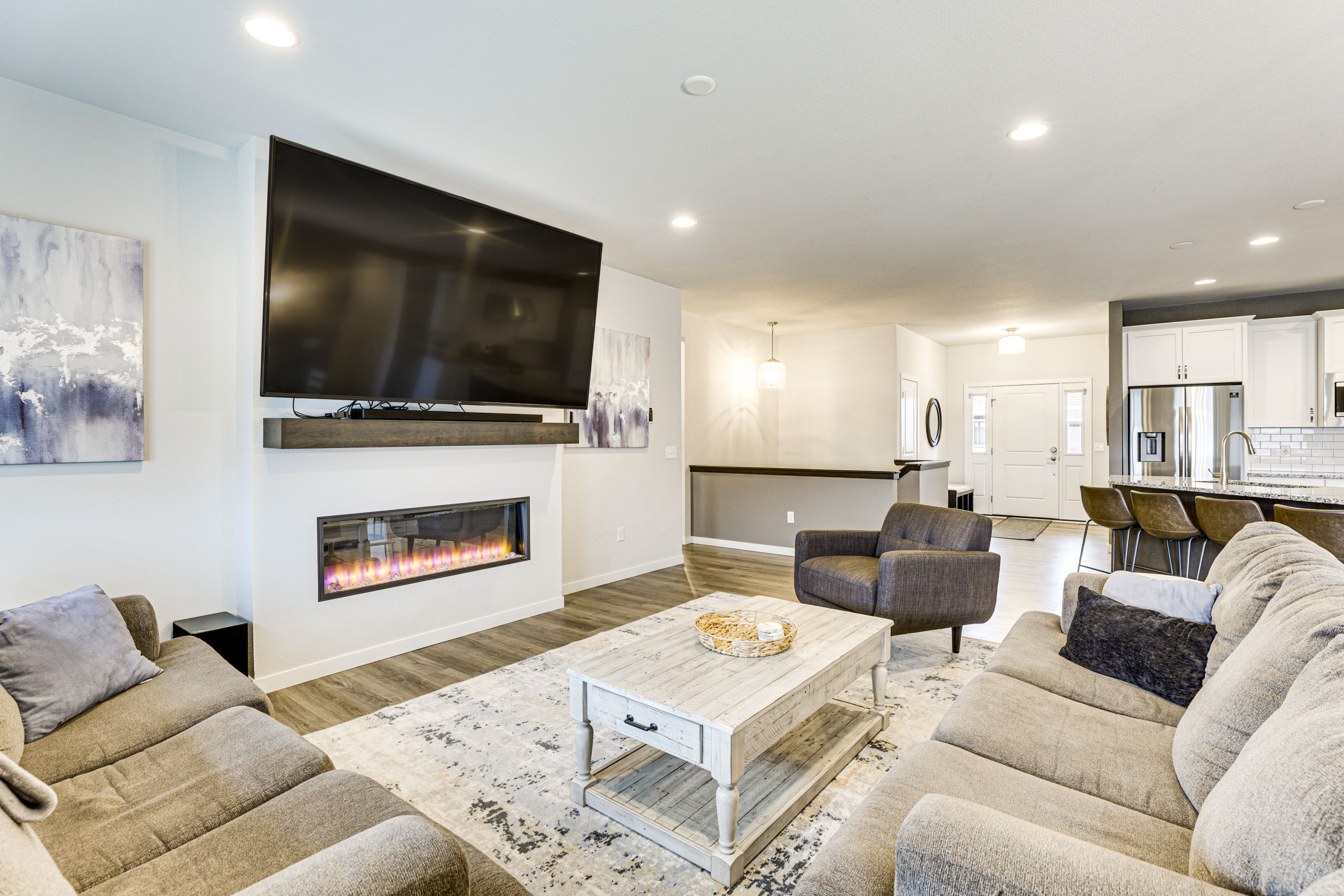 Living Room | Electric Fireplace | Smart TV | Main Level