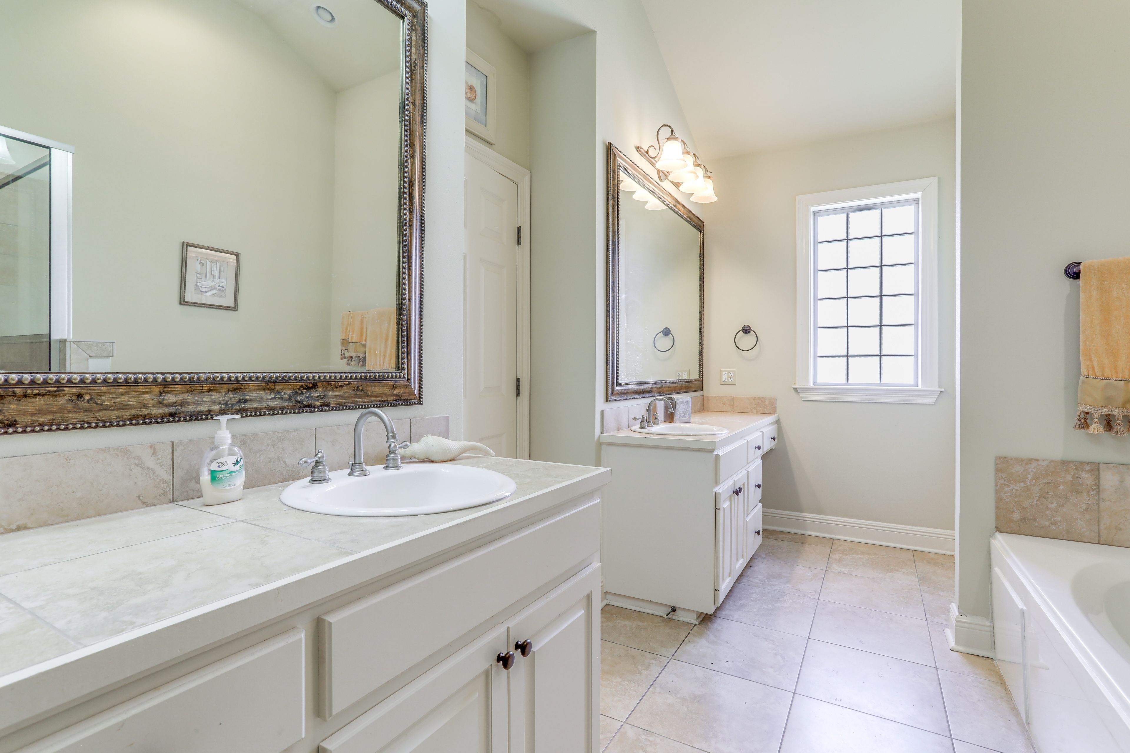 Bathroom | Towels Provided