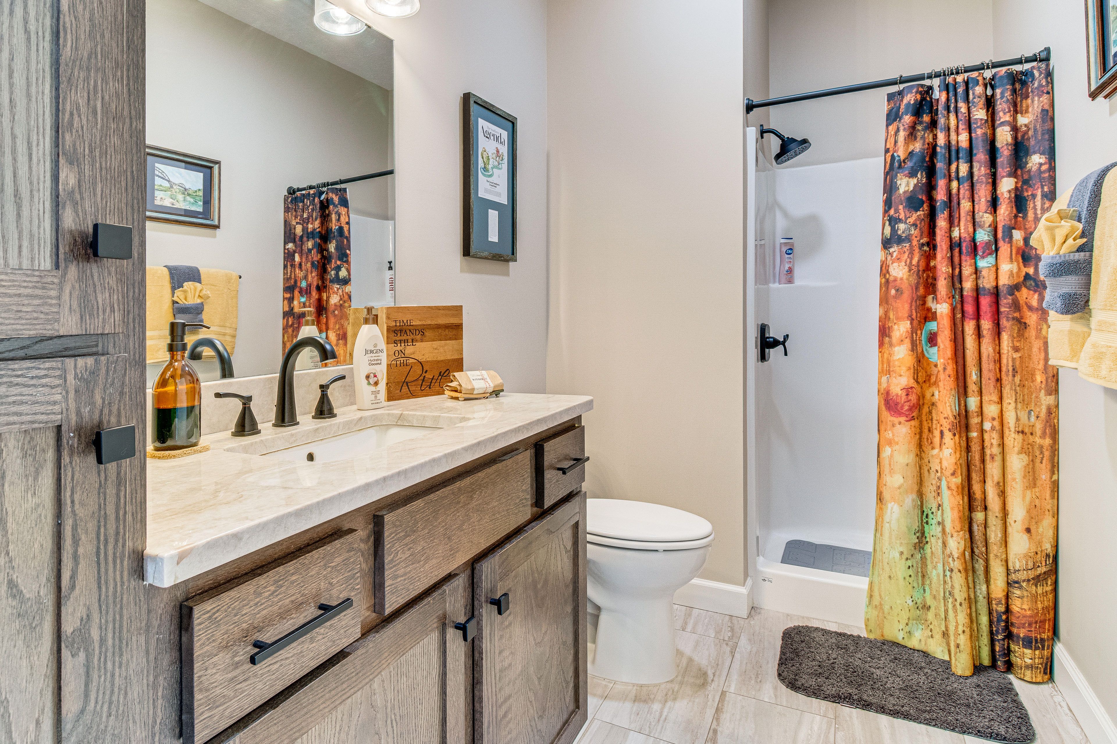 Full Bathroom | 1st Floor