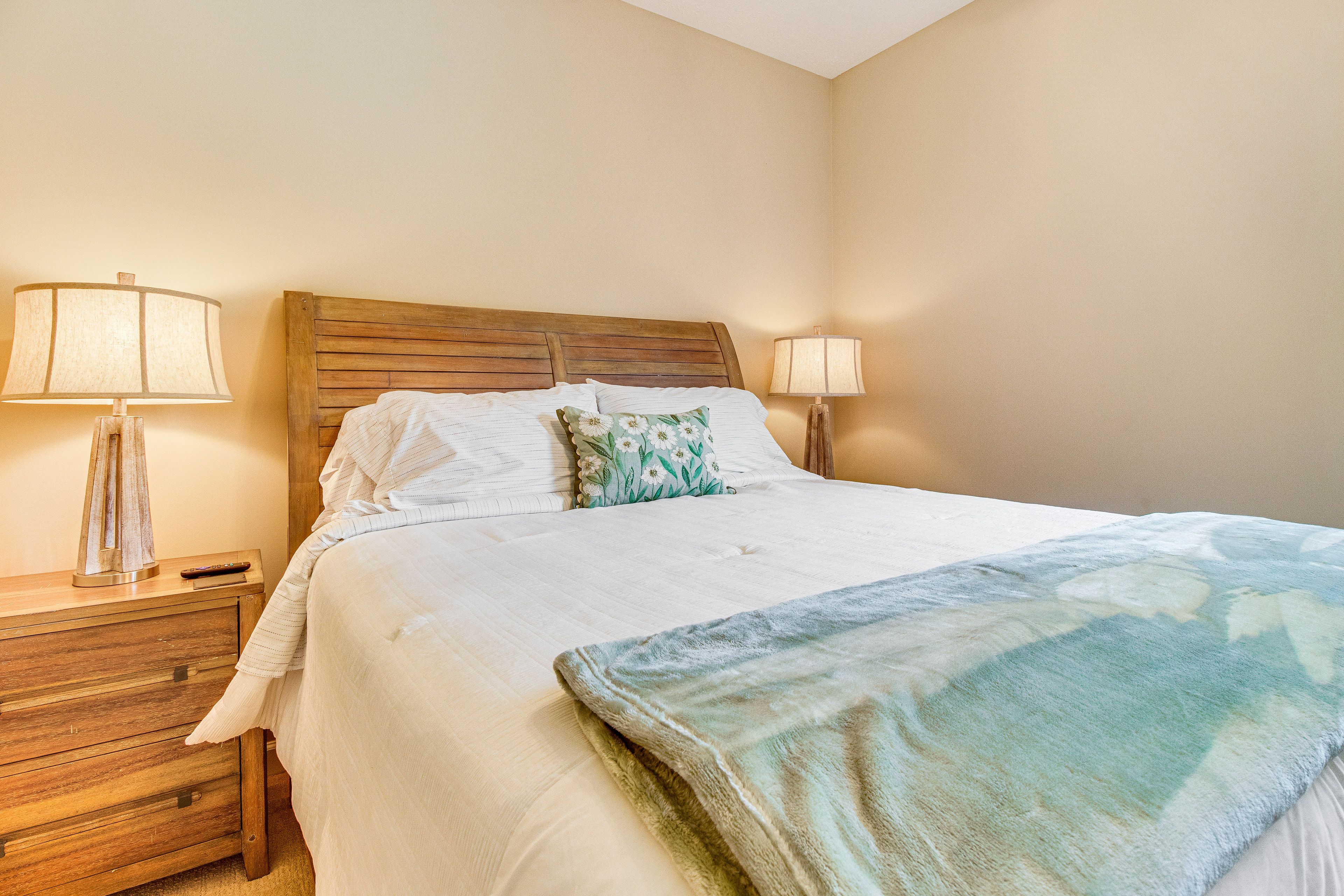 Bedroom 2 | Queen Bed | 2nd Floor