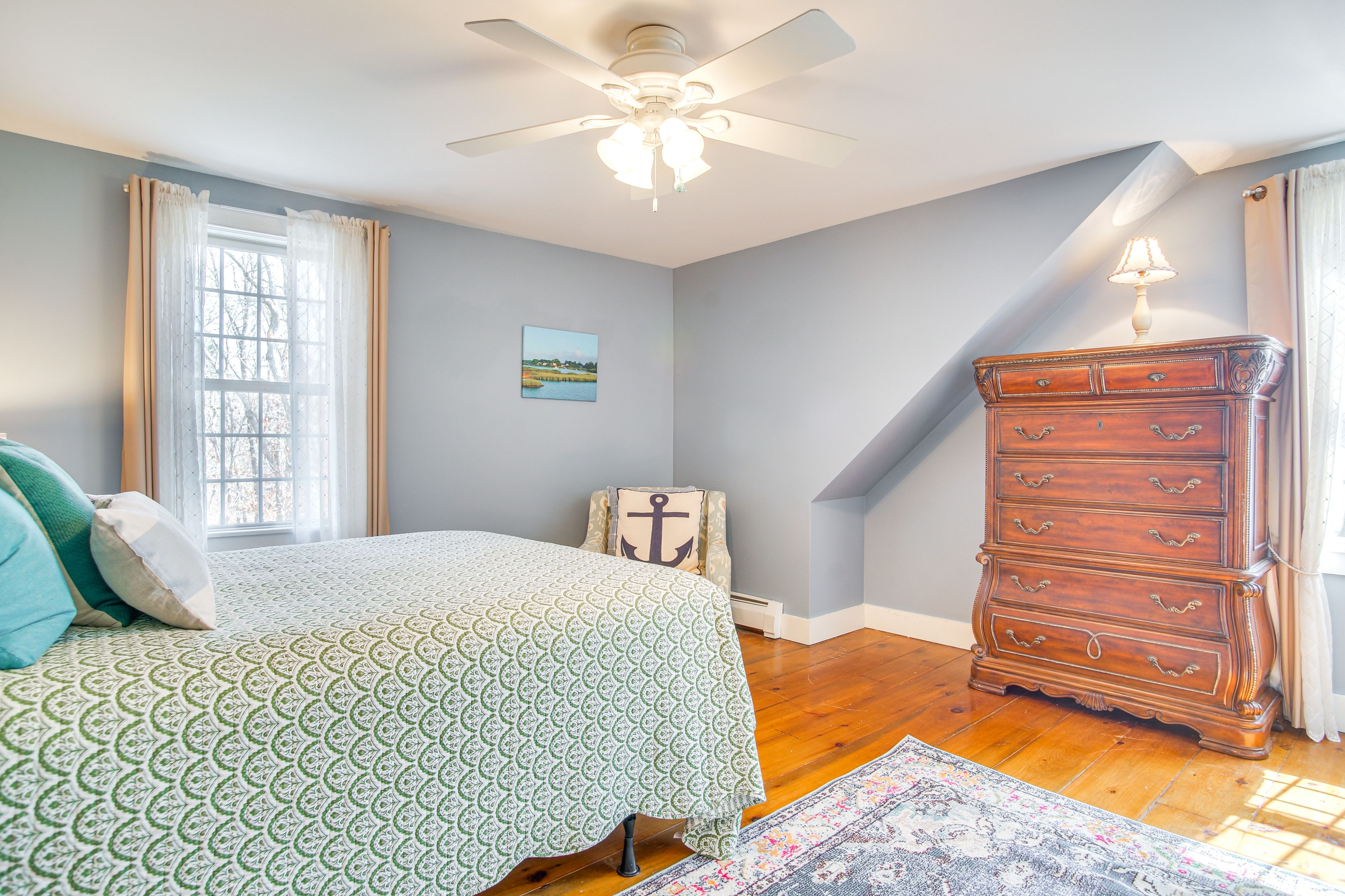 Bedroom 2 | Queen Bed | 2nd Floor | Hangers