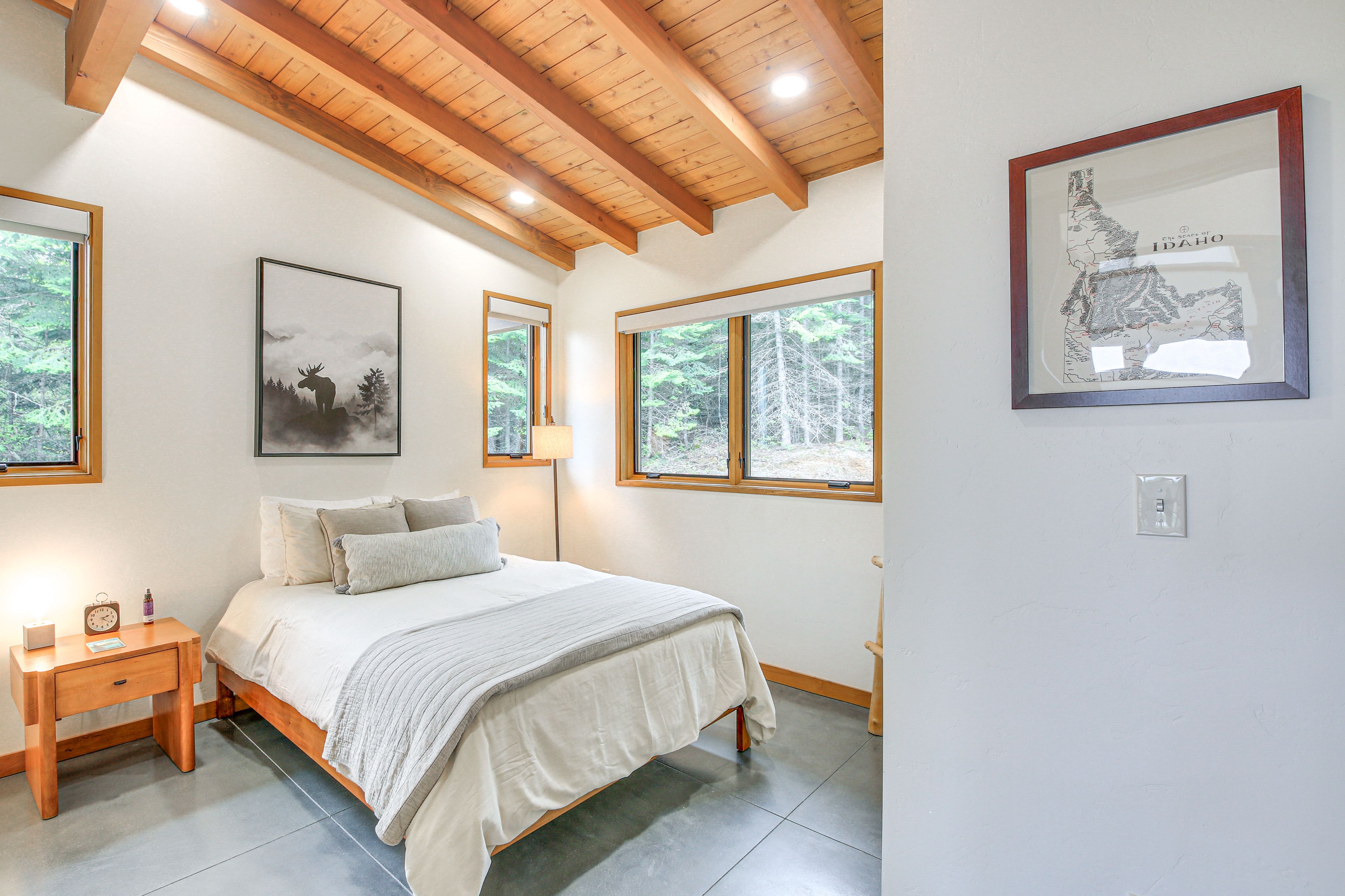 Bedroom 3 | Queen Bed