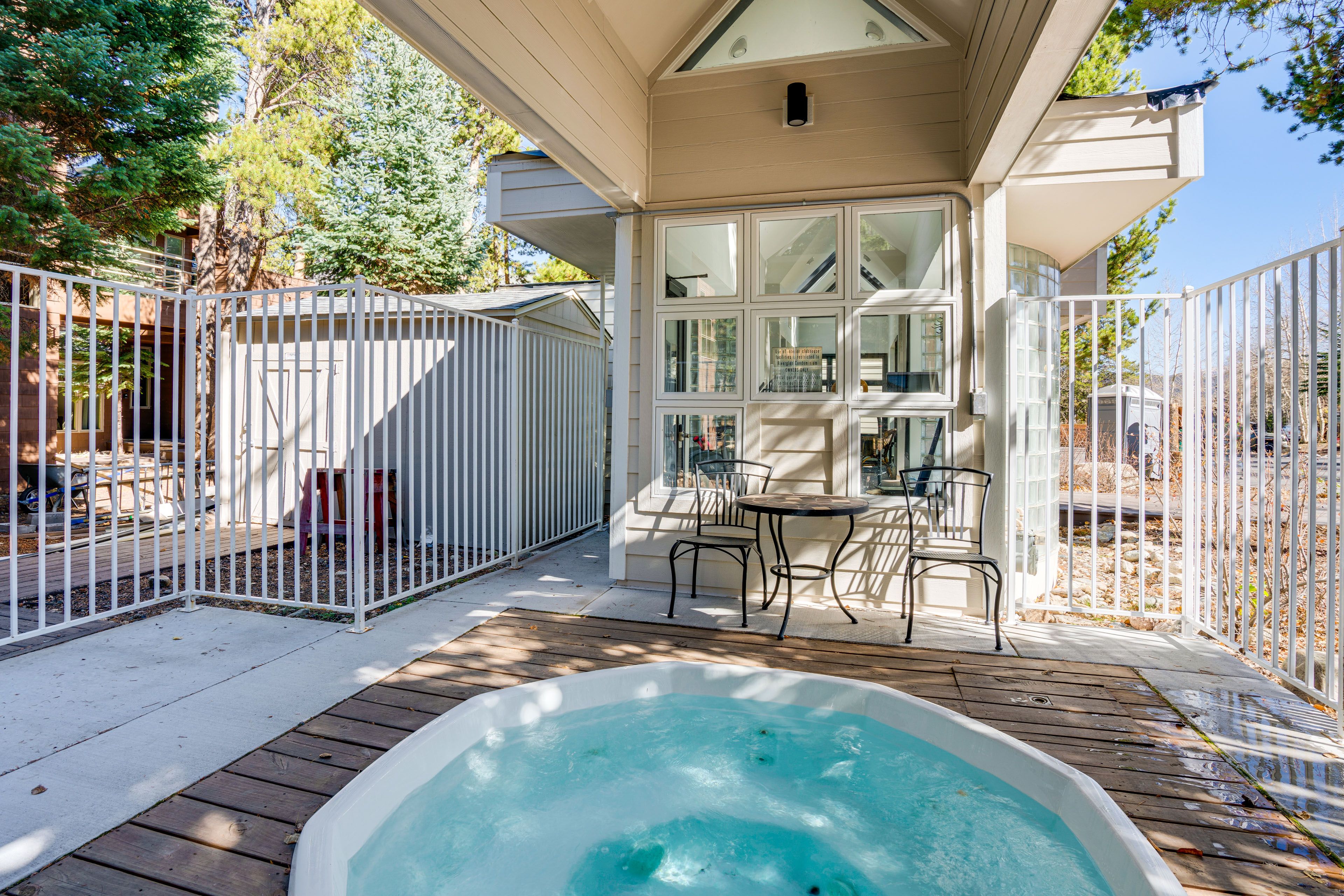 River Glen | Community Hot Tub
