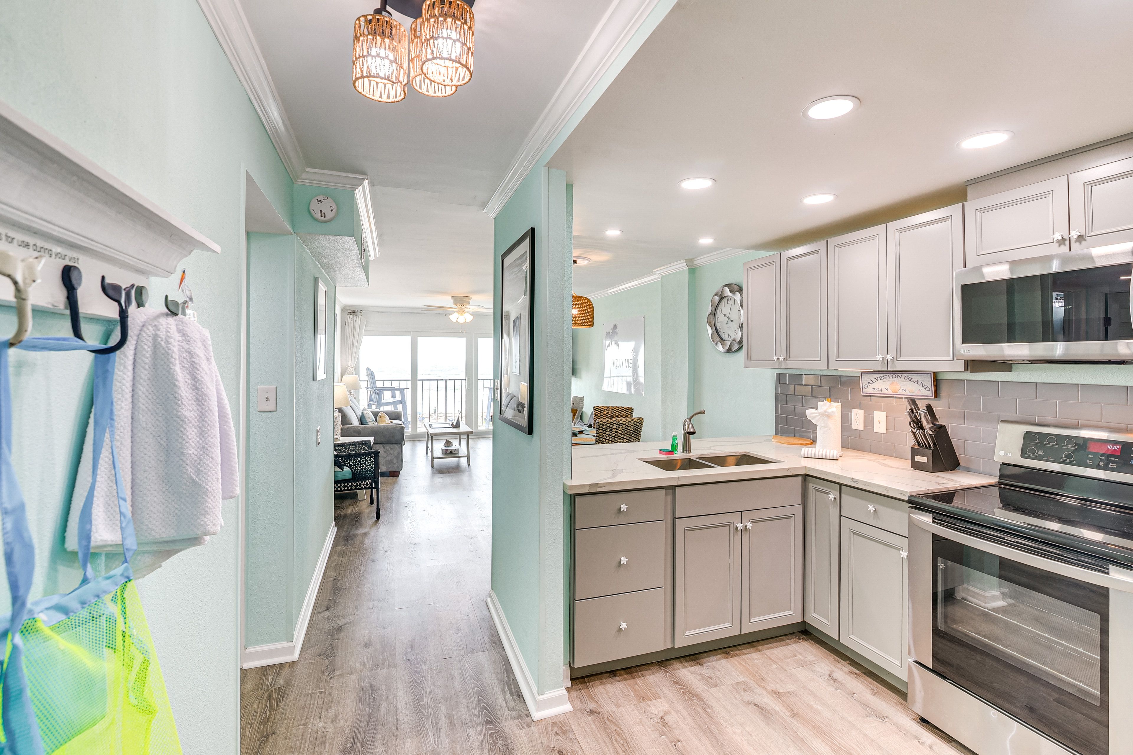 Kitchen | Cooking Basics | Keurig Coffee Maker | Refrigerator