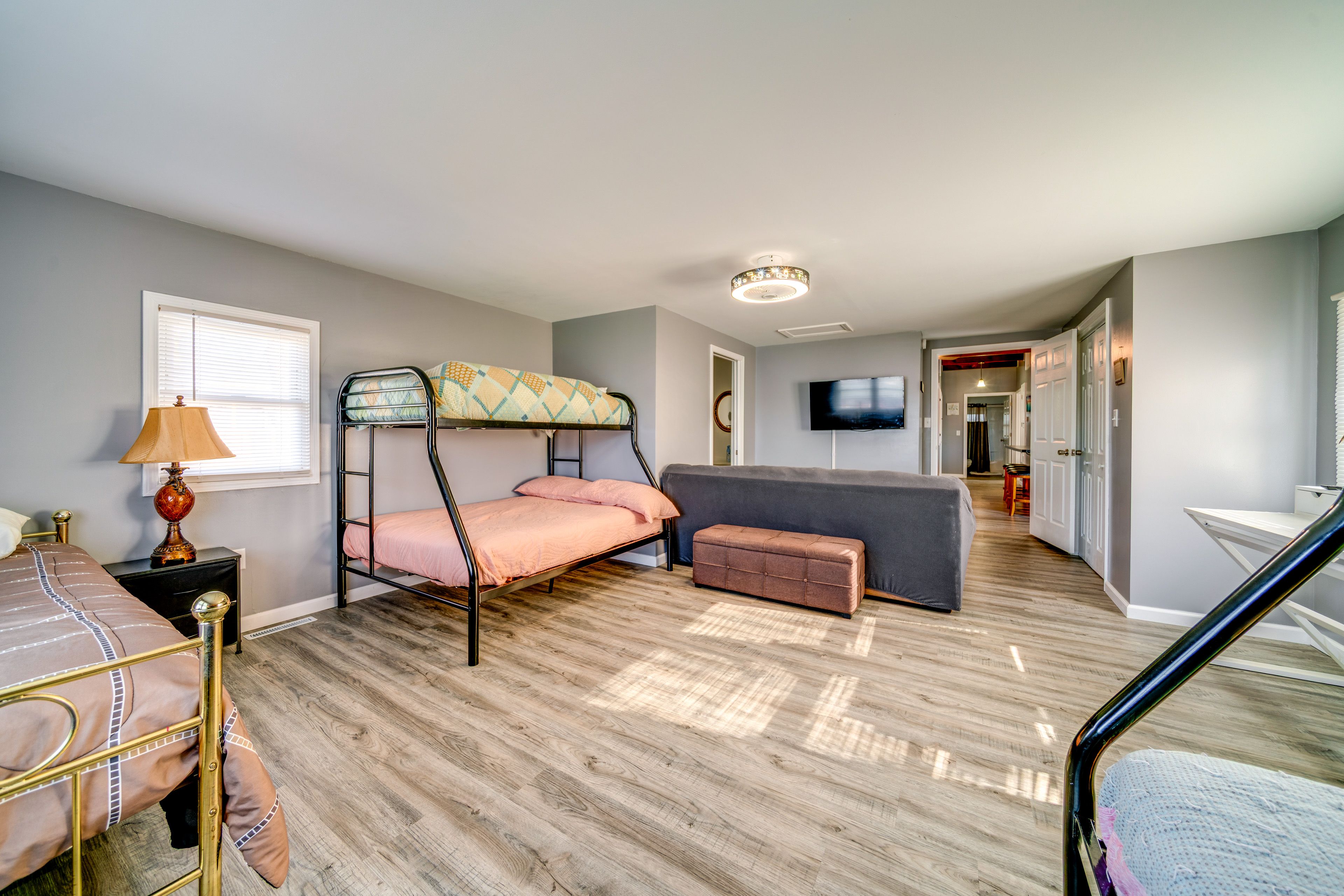 Bedroom 3 | 2 Twin/Full Bunk Beds | 1 Twin Daybed