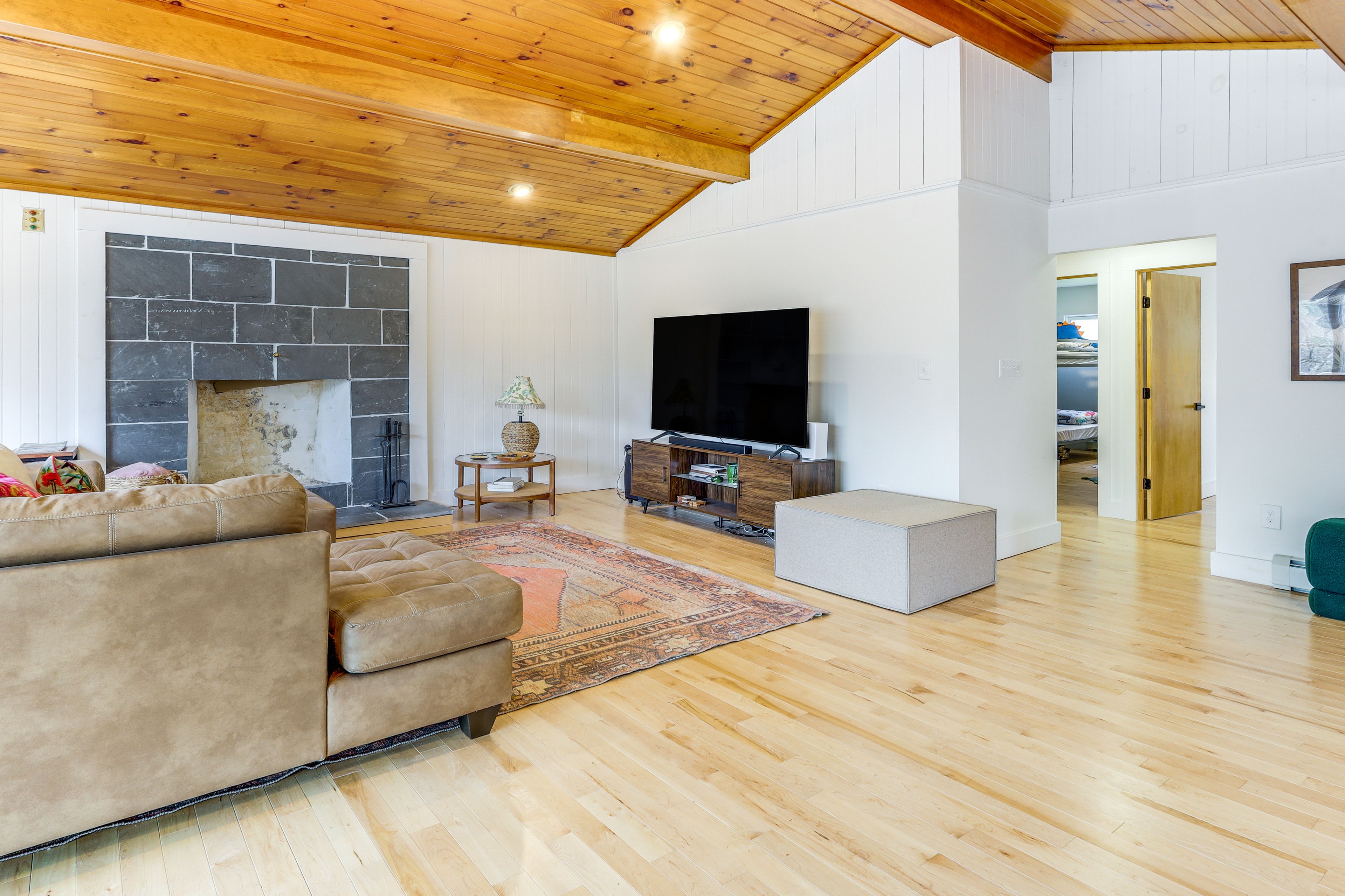 Living Room | Queen Sleeper Sofa | Futon | Central Heating