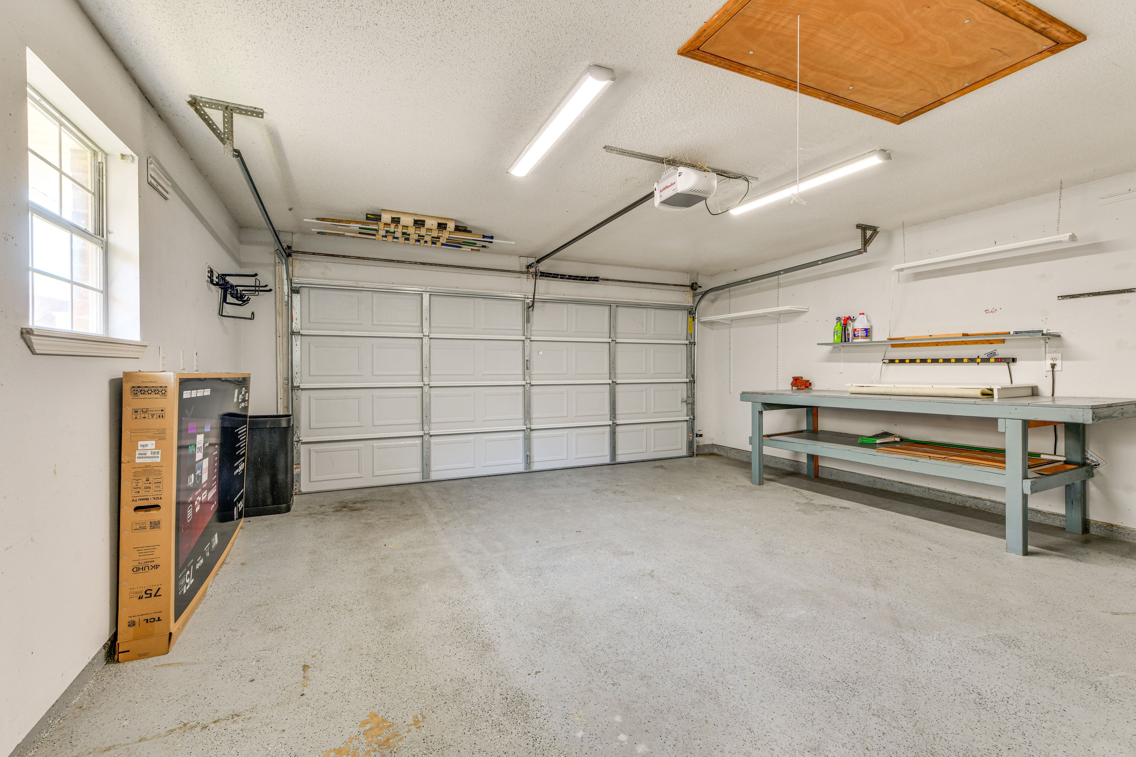 Garage | Parking (2 Vehicles)