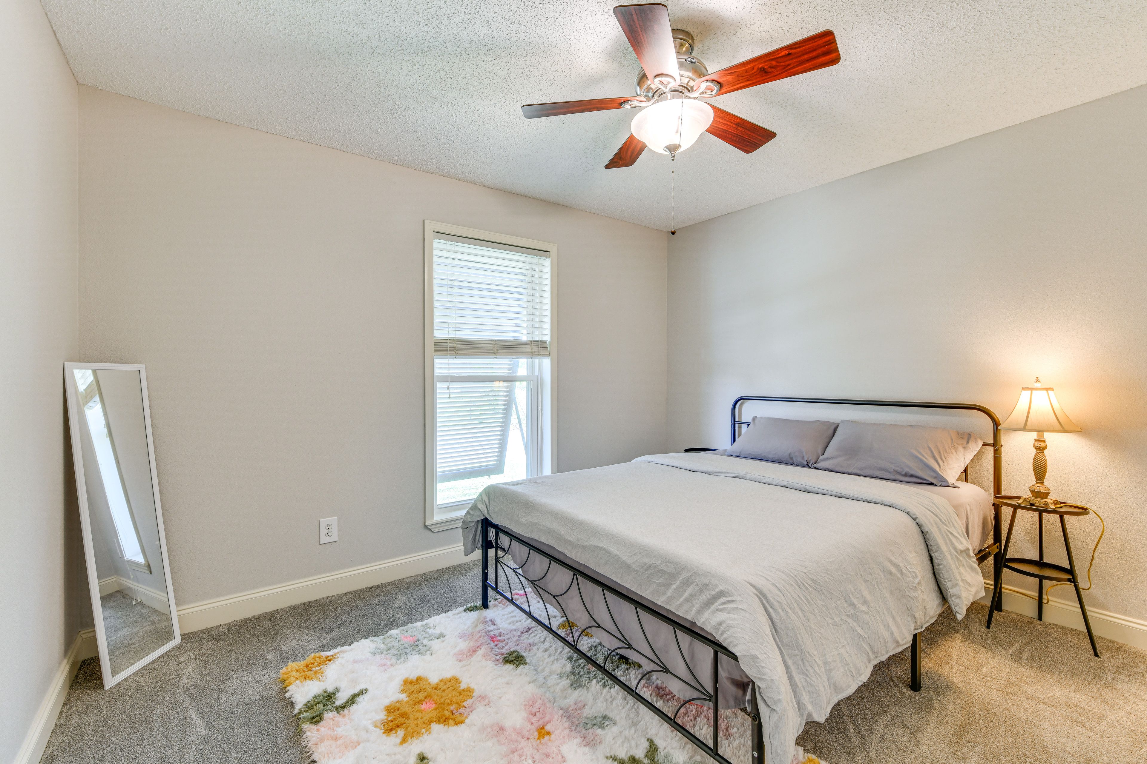 Bedroom 2 | Queen Bed