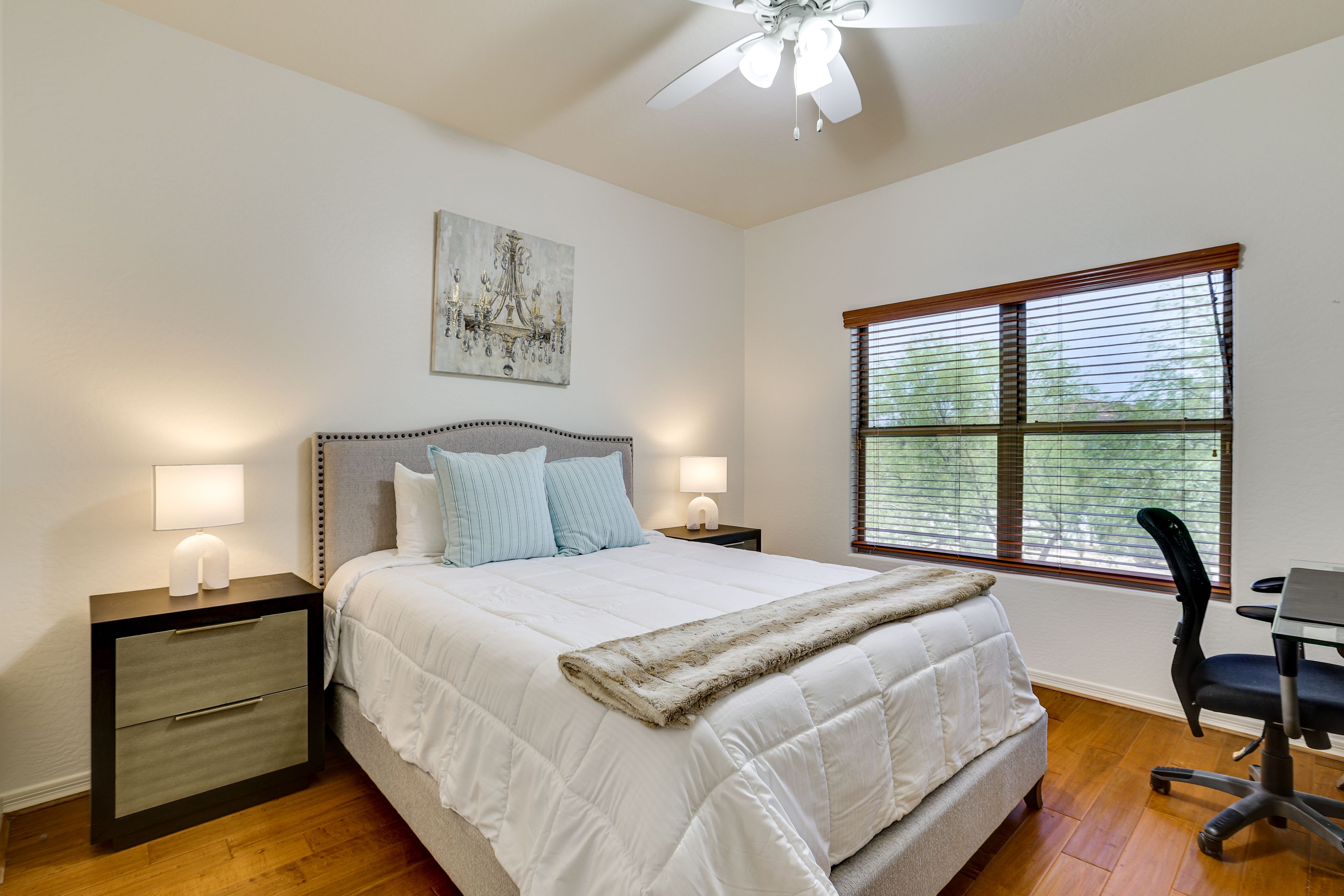 Bedroom 2 | Queen Bed