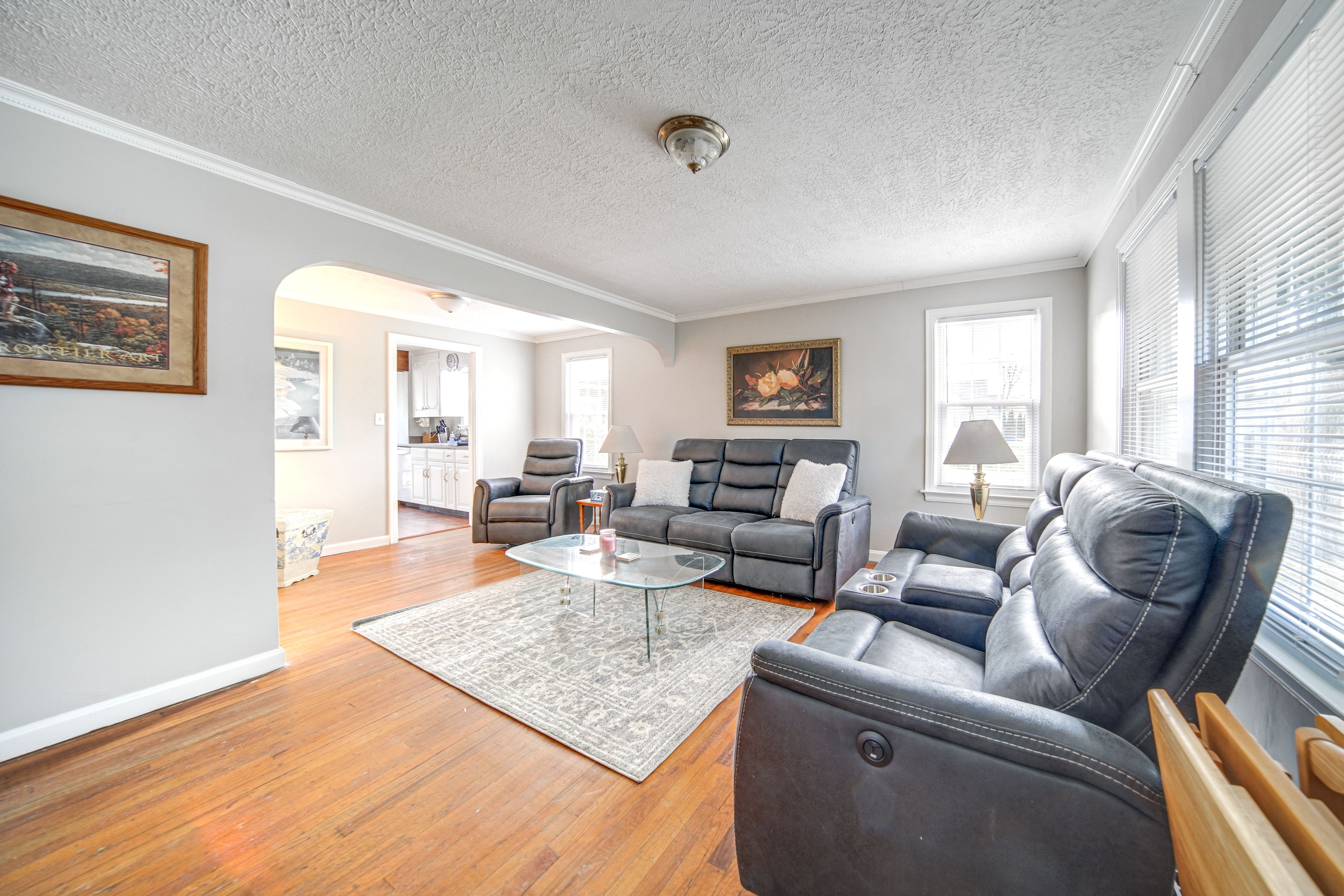 Erie Vacation Rental | 2BR | 1BA | 1,100 Sq Ft | 5 Steps Required