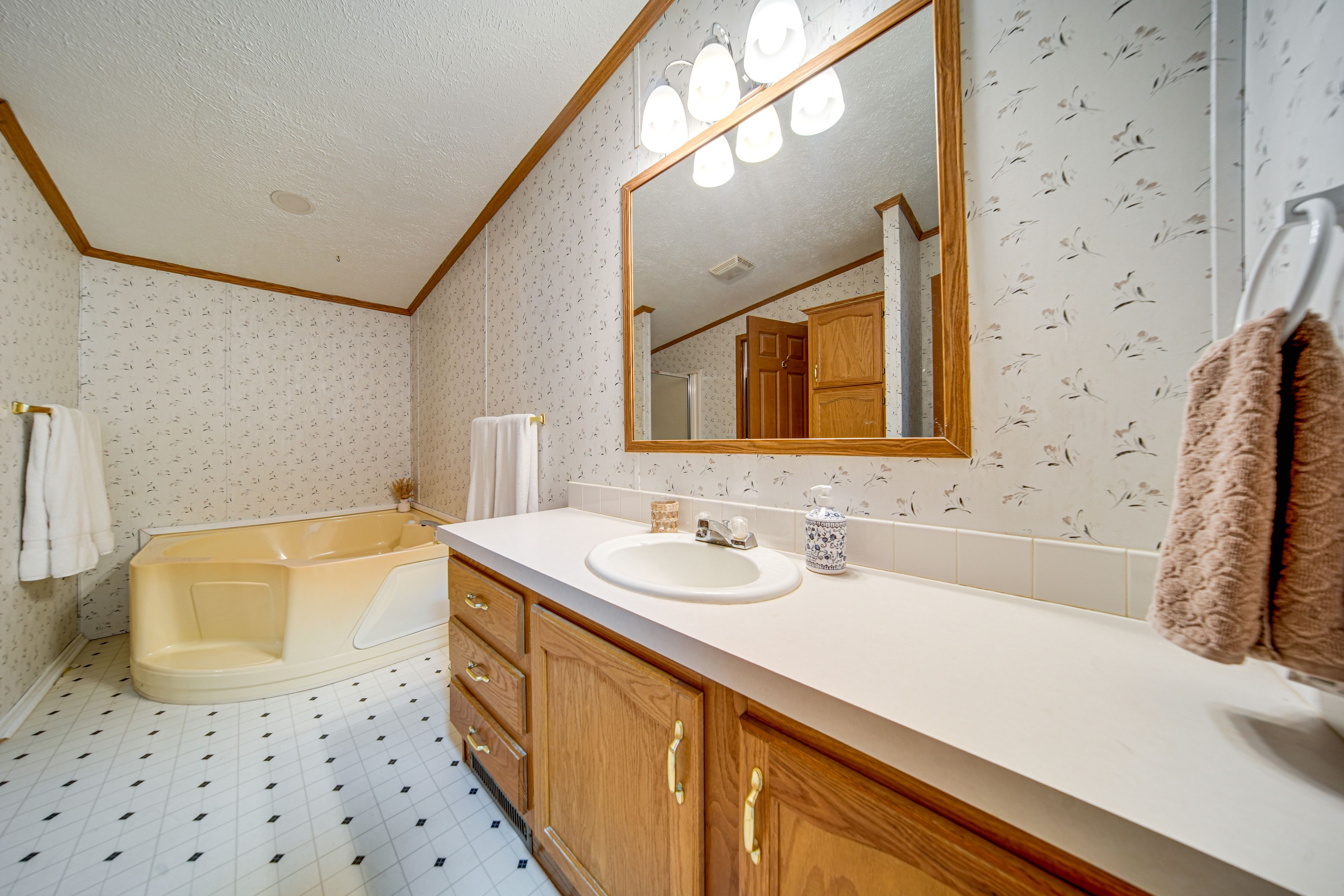 En-Suite Bathroom