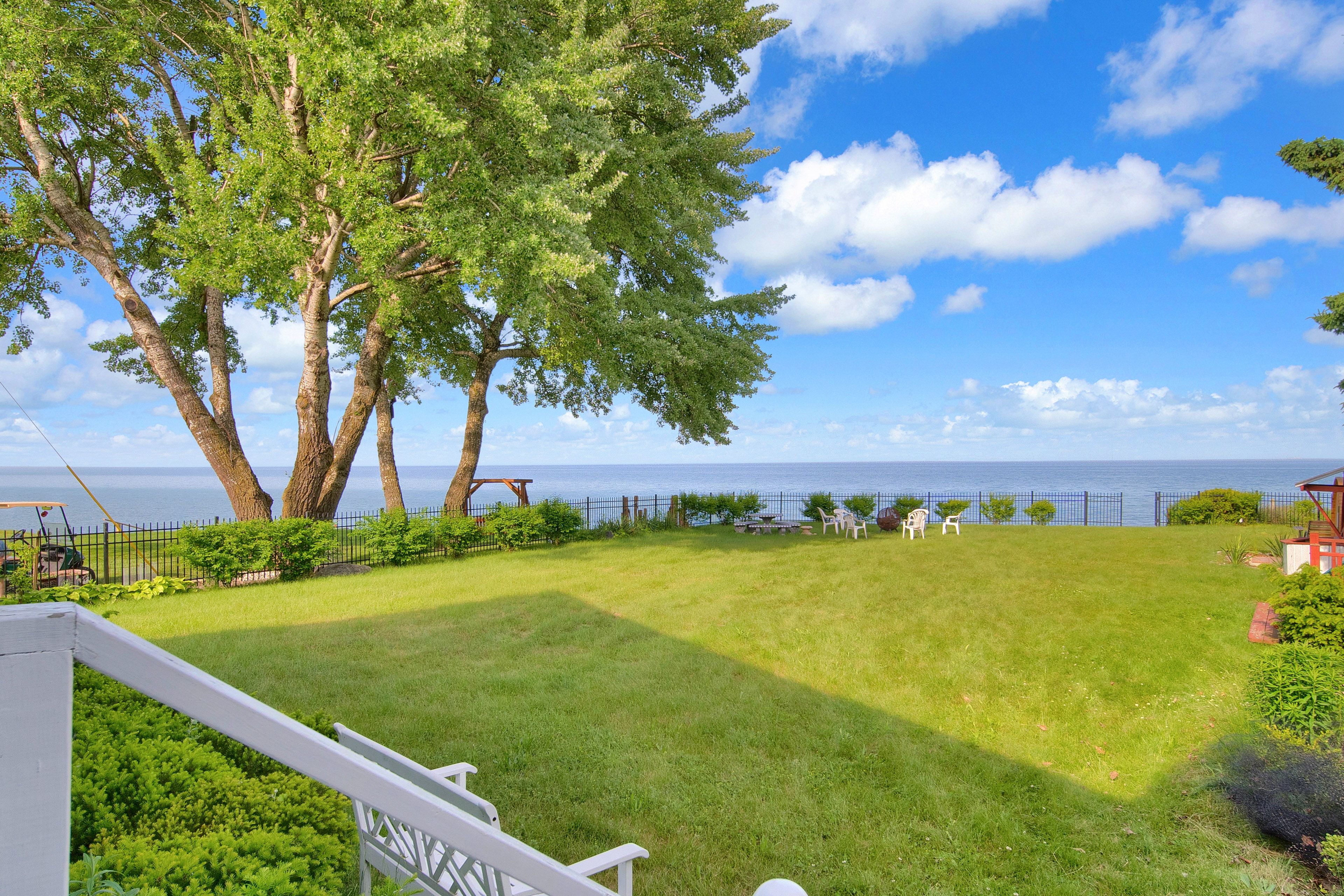 Private Backyard | Dining Area | Children's Playset | Fire Pit