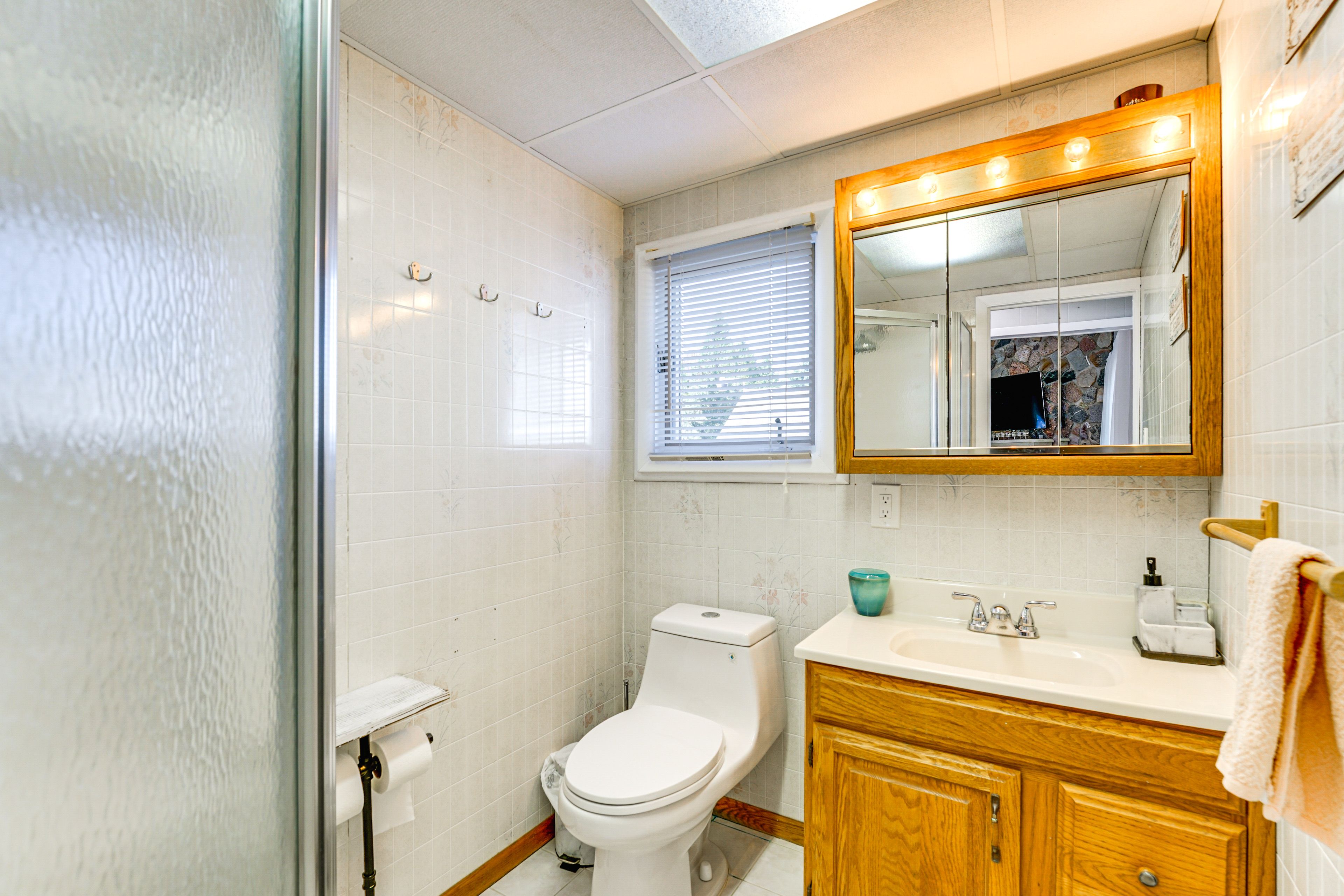 Full Bathroom | 1st Floor