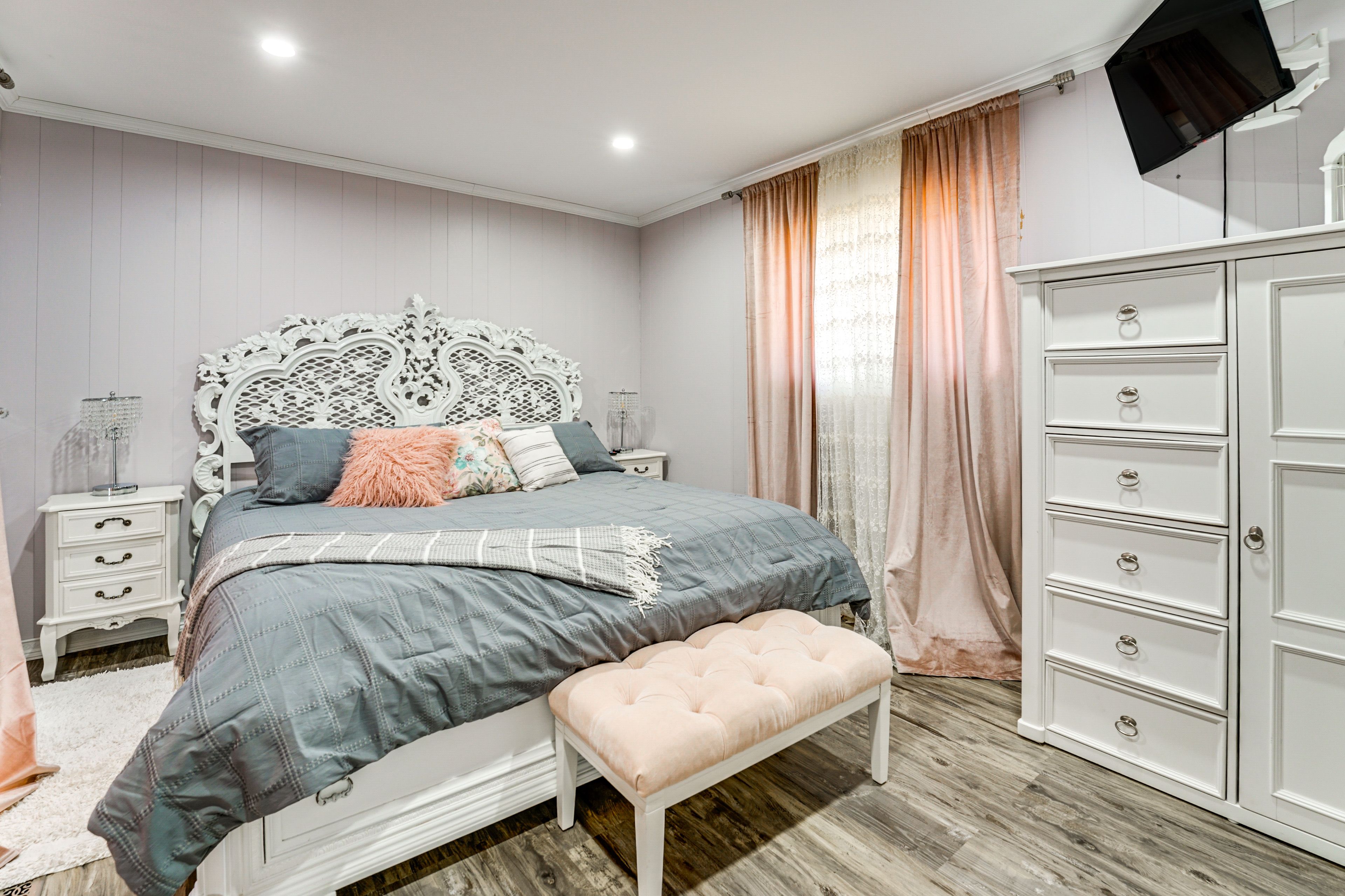 Bedroom 1 | 1st Floor | California King Bed | Flat-Screen TV