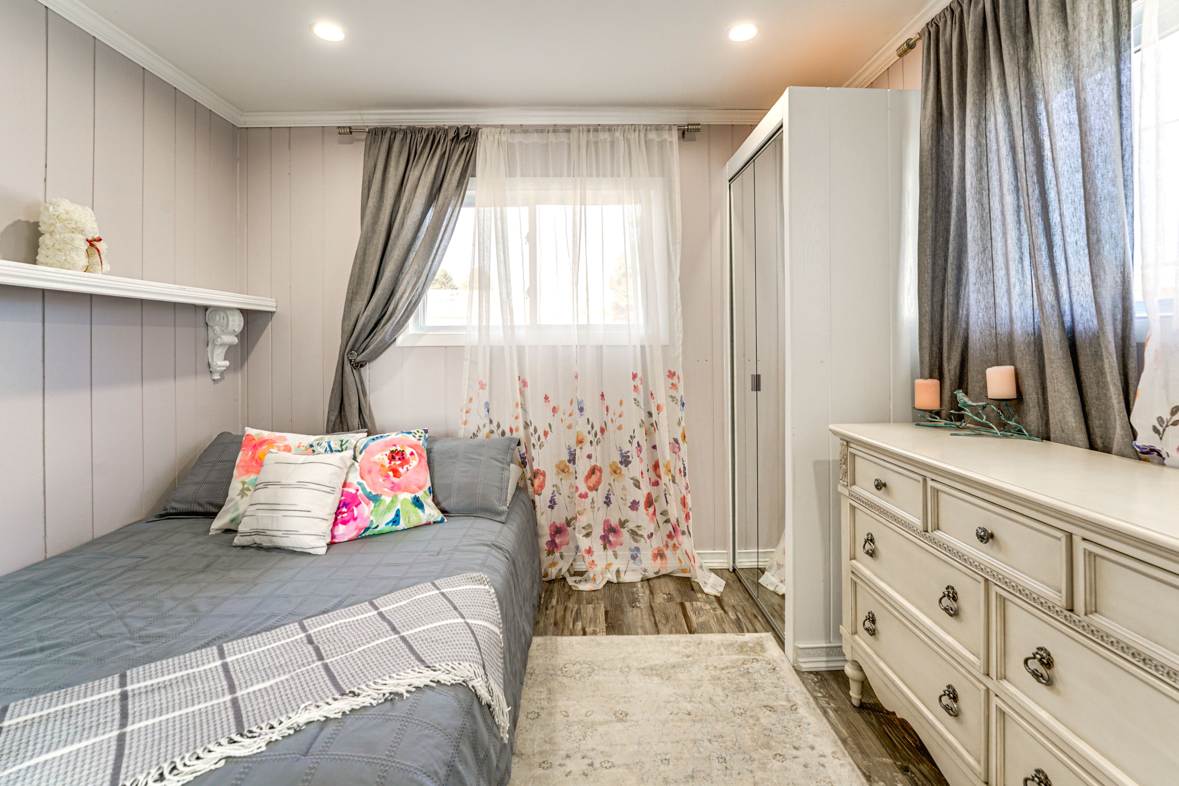 Bedroom 2 | 1st Floor | Queen Bed