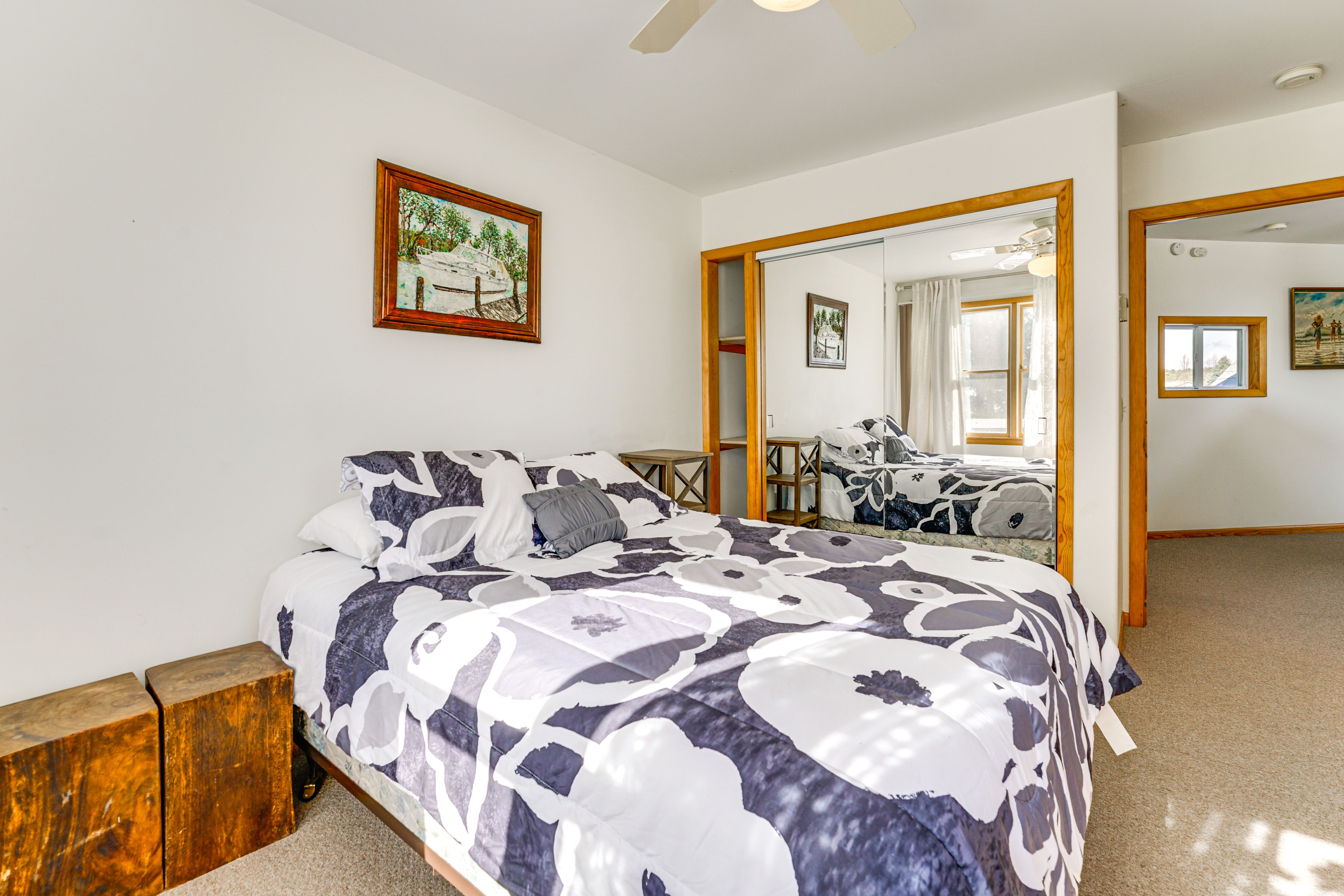 Bedroom 4 | 2nd Floor | Queen Bed | Flat-Screen TV