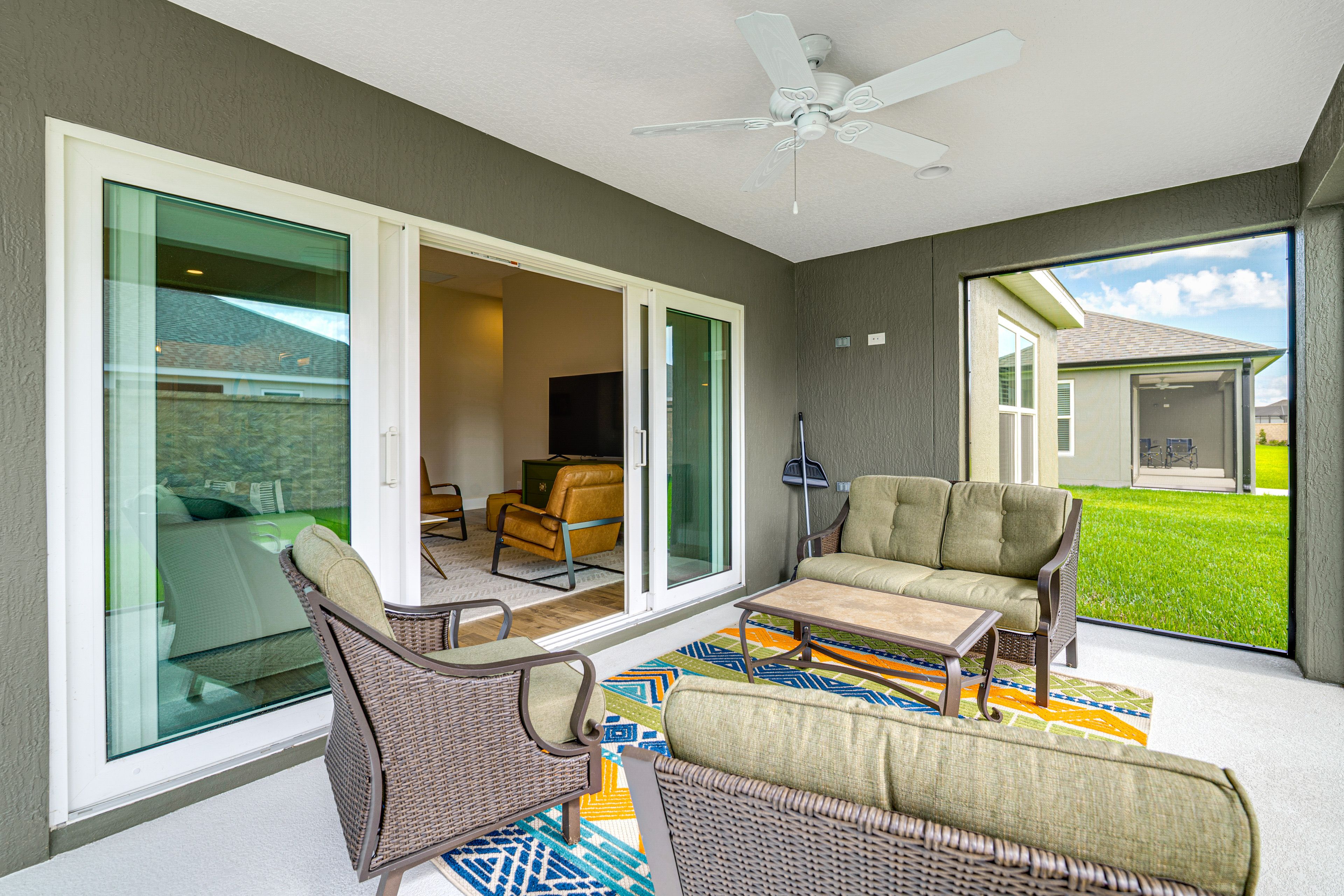 Lanai | Lounge Seating