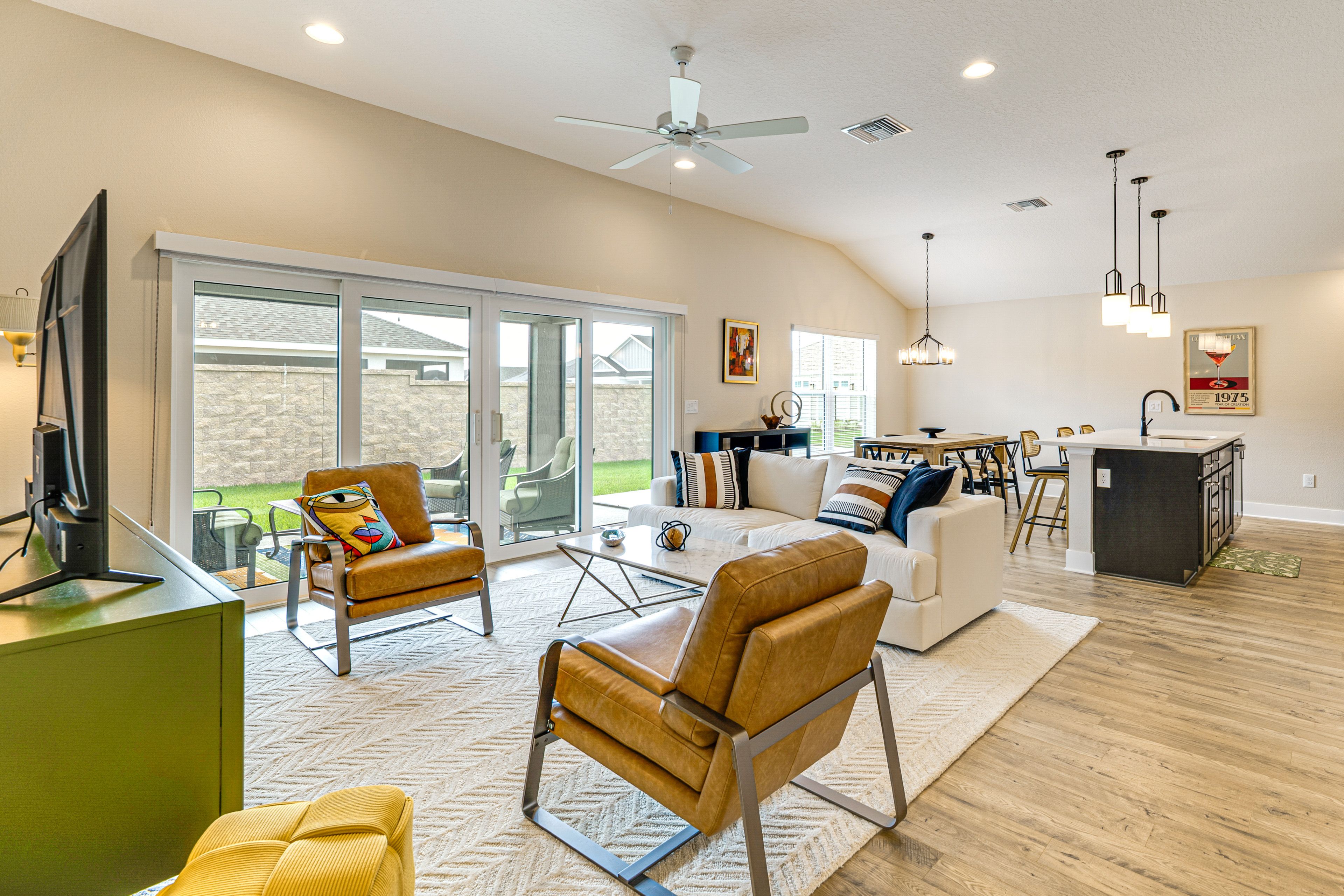 Living Room | Smart TV