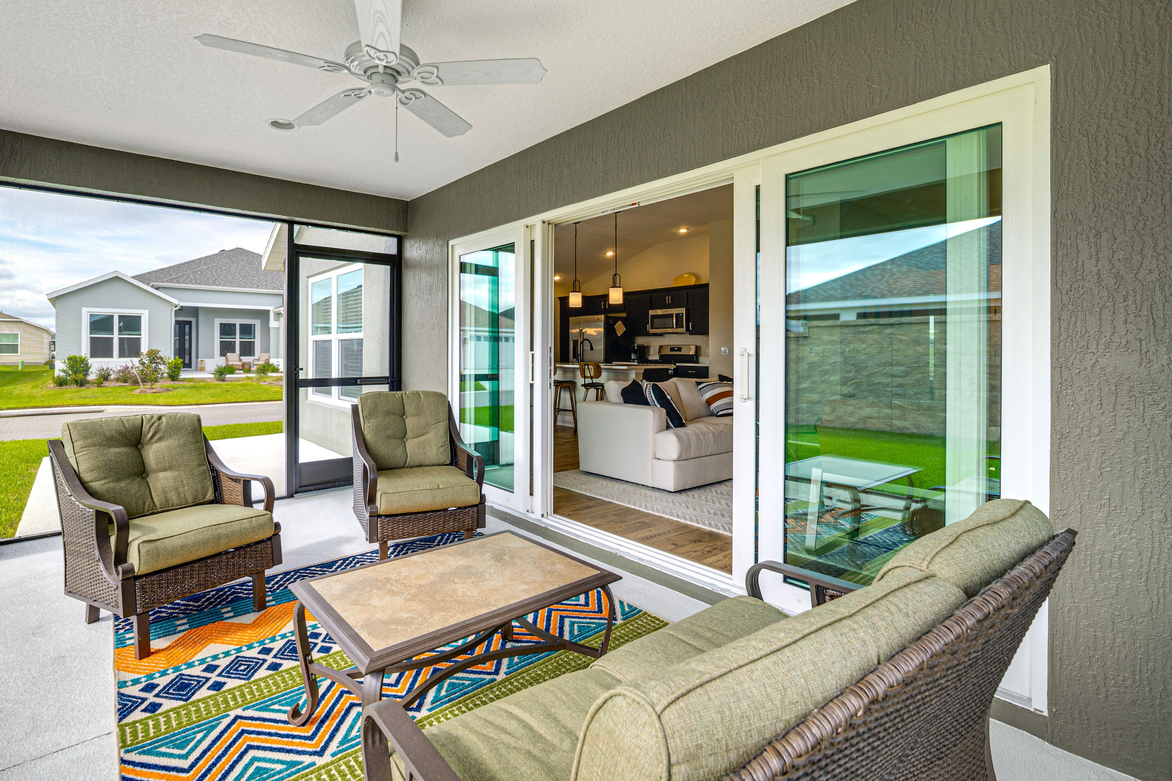 Lanai | Lounge Seating