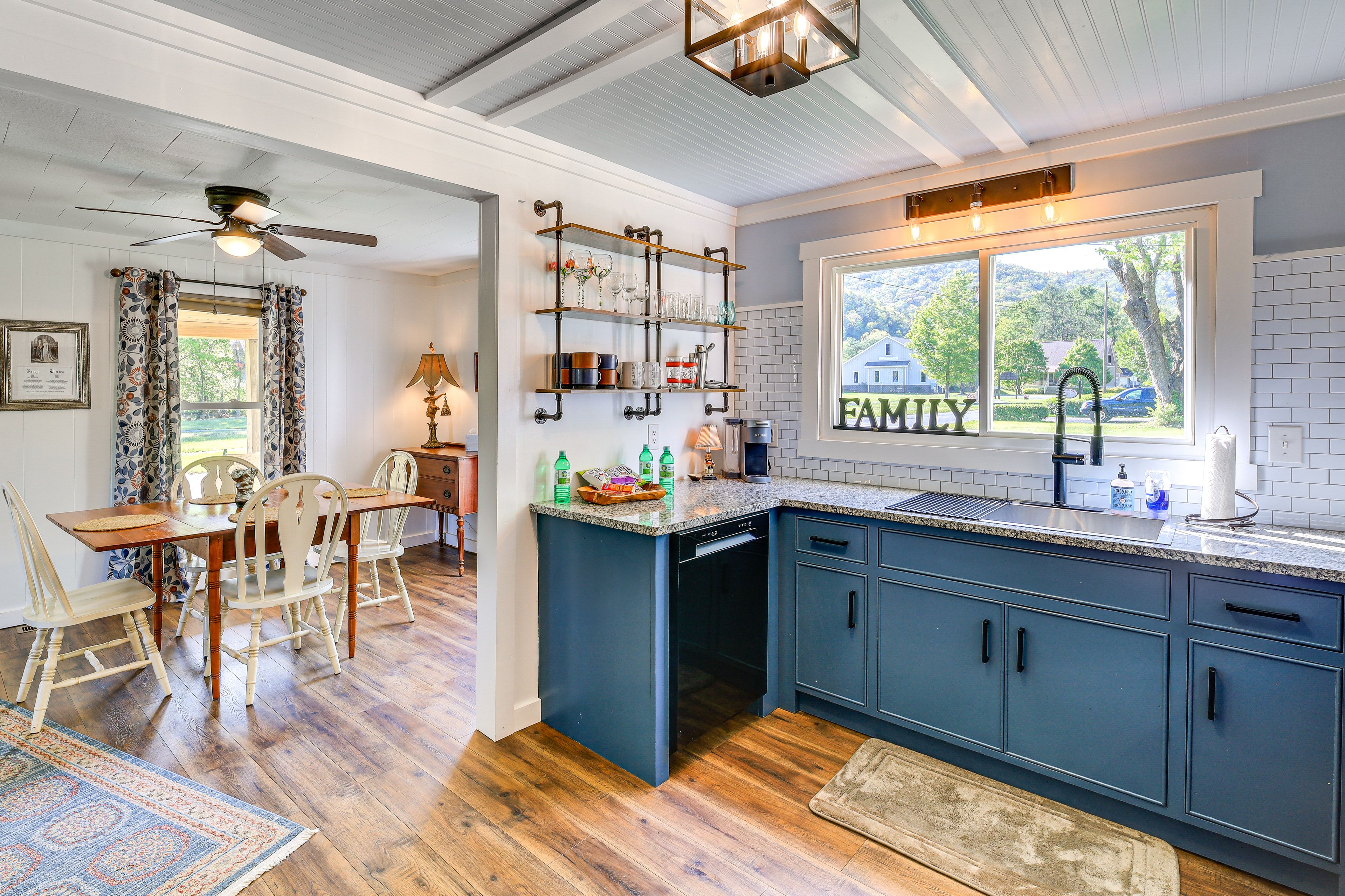 Kitchen | Stove/Oven | Refrigerator | Microwave