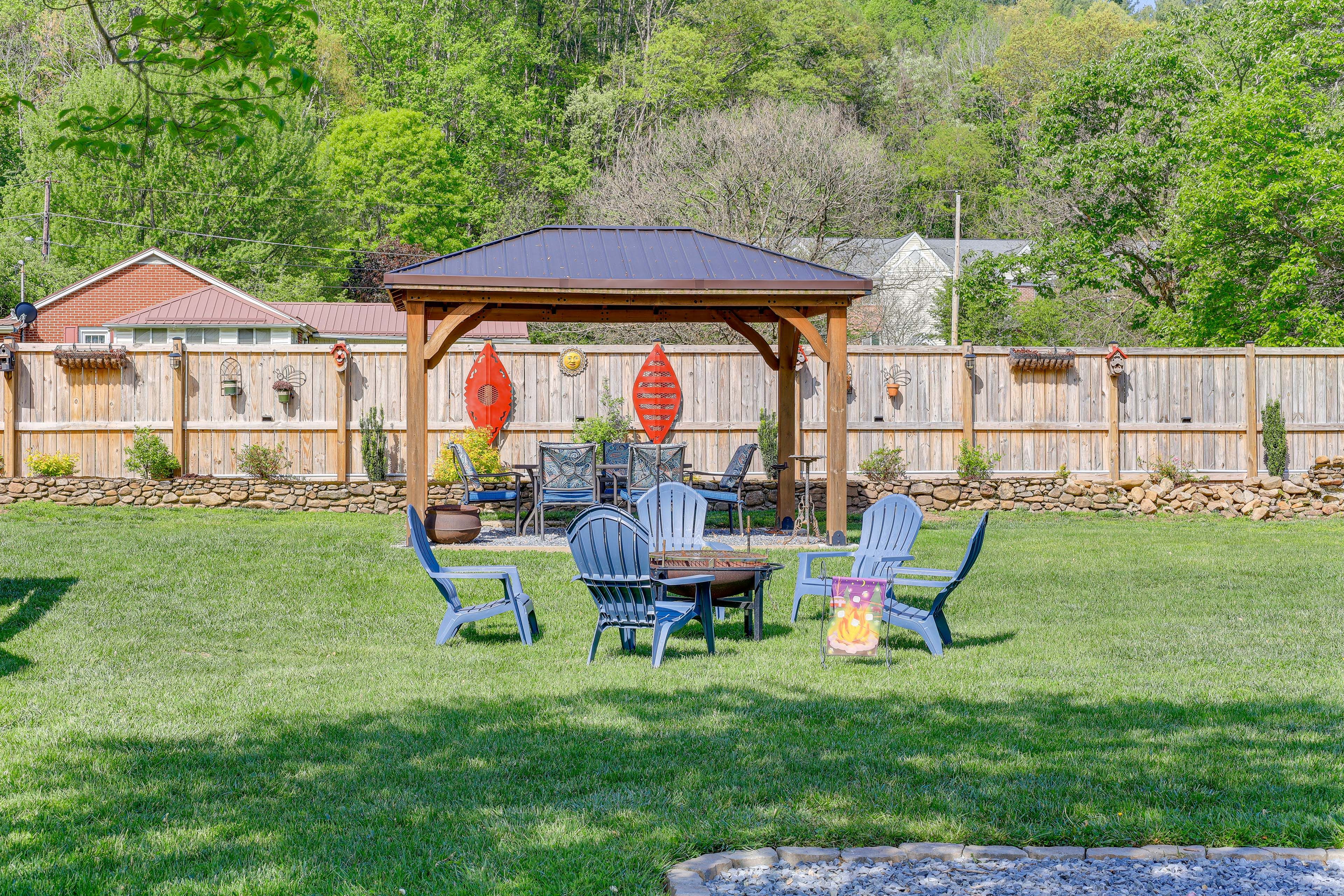 Damascus Vacation Rental | 1BR | 1BA | 700 Sq Ft | 4 Steps to Enter