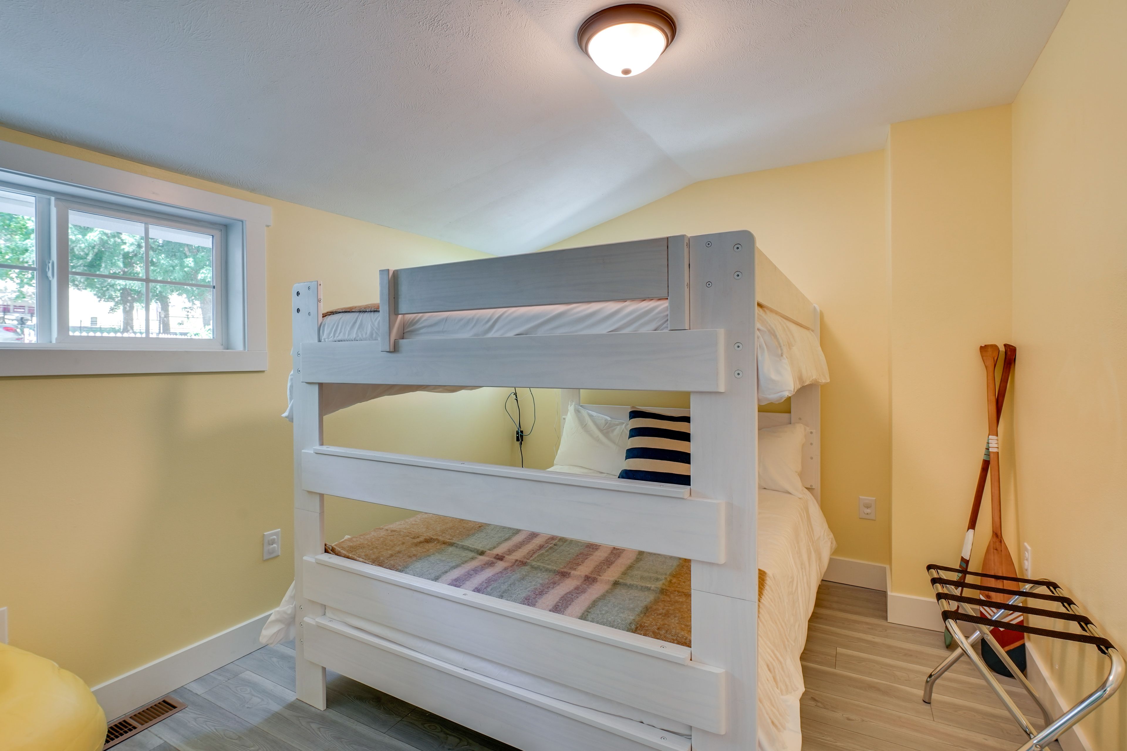 Bedroom 2 | Queen Bunk Bed | Smart TV